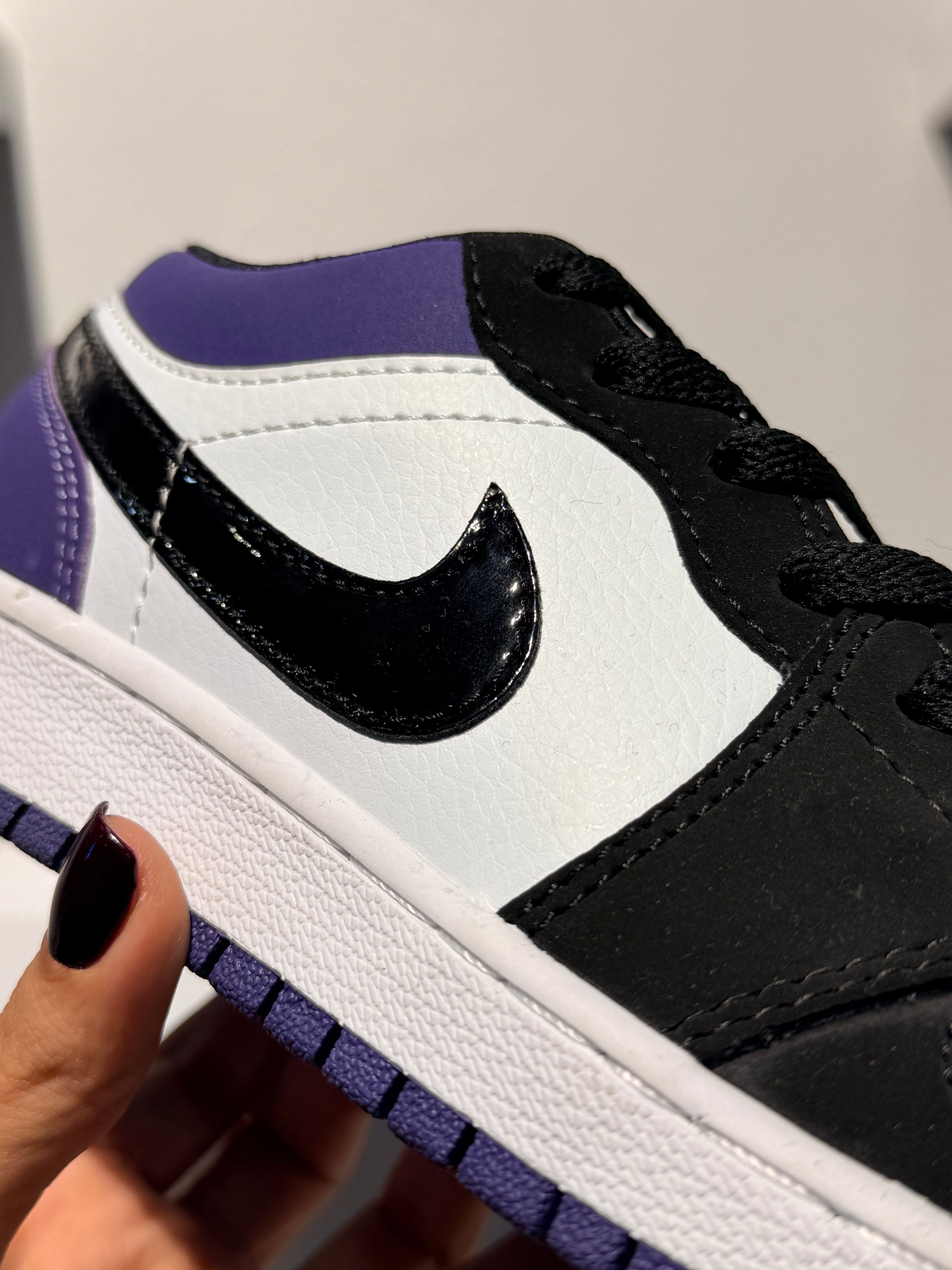 NIKE AIR JORDAN 1 LOW COURT PURPLE