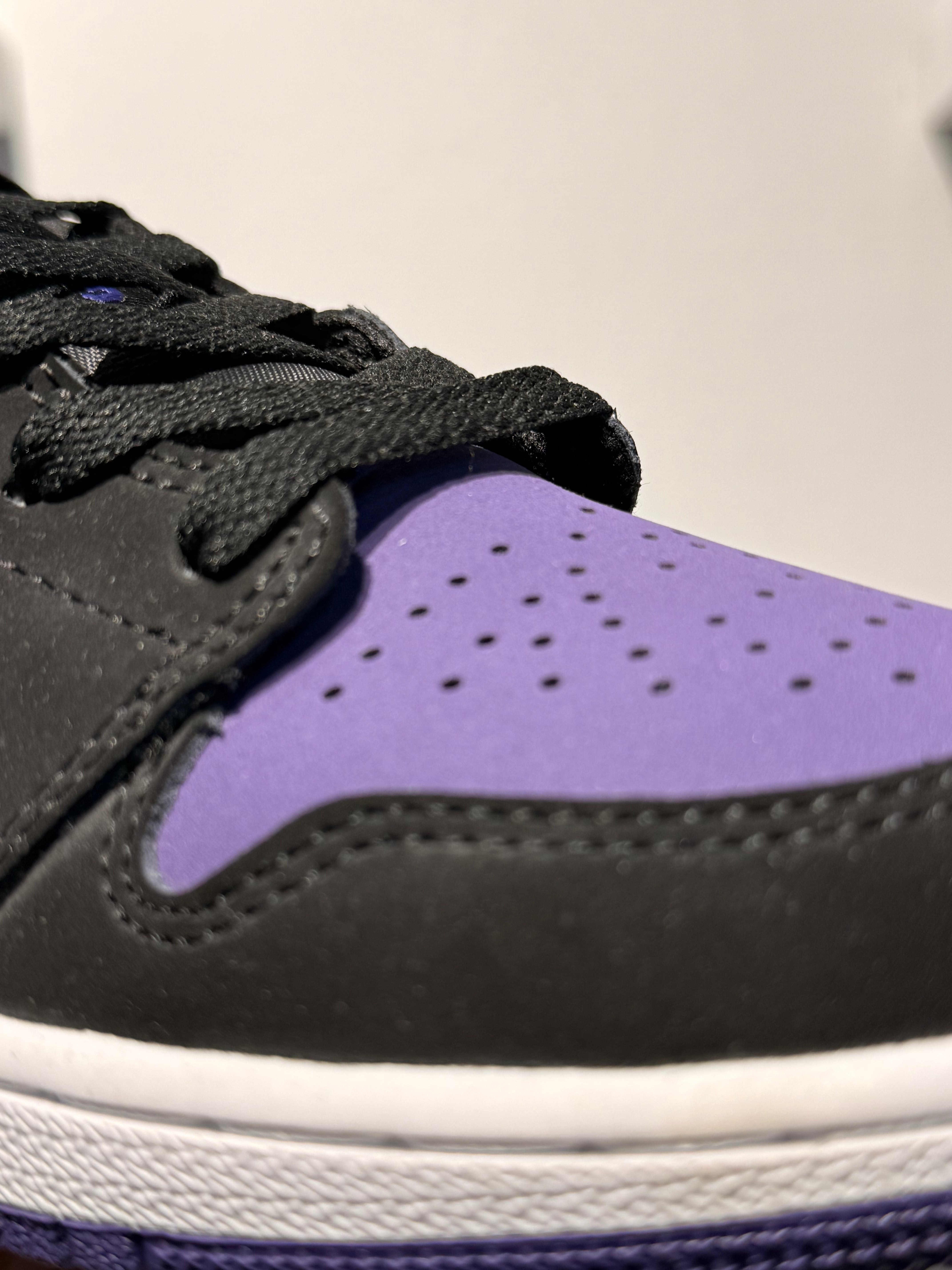 NIKE AIR JORDAN 1 LOW COURT PURPLE