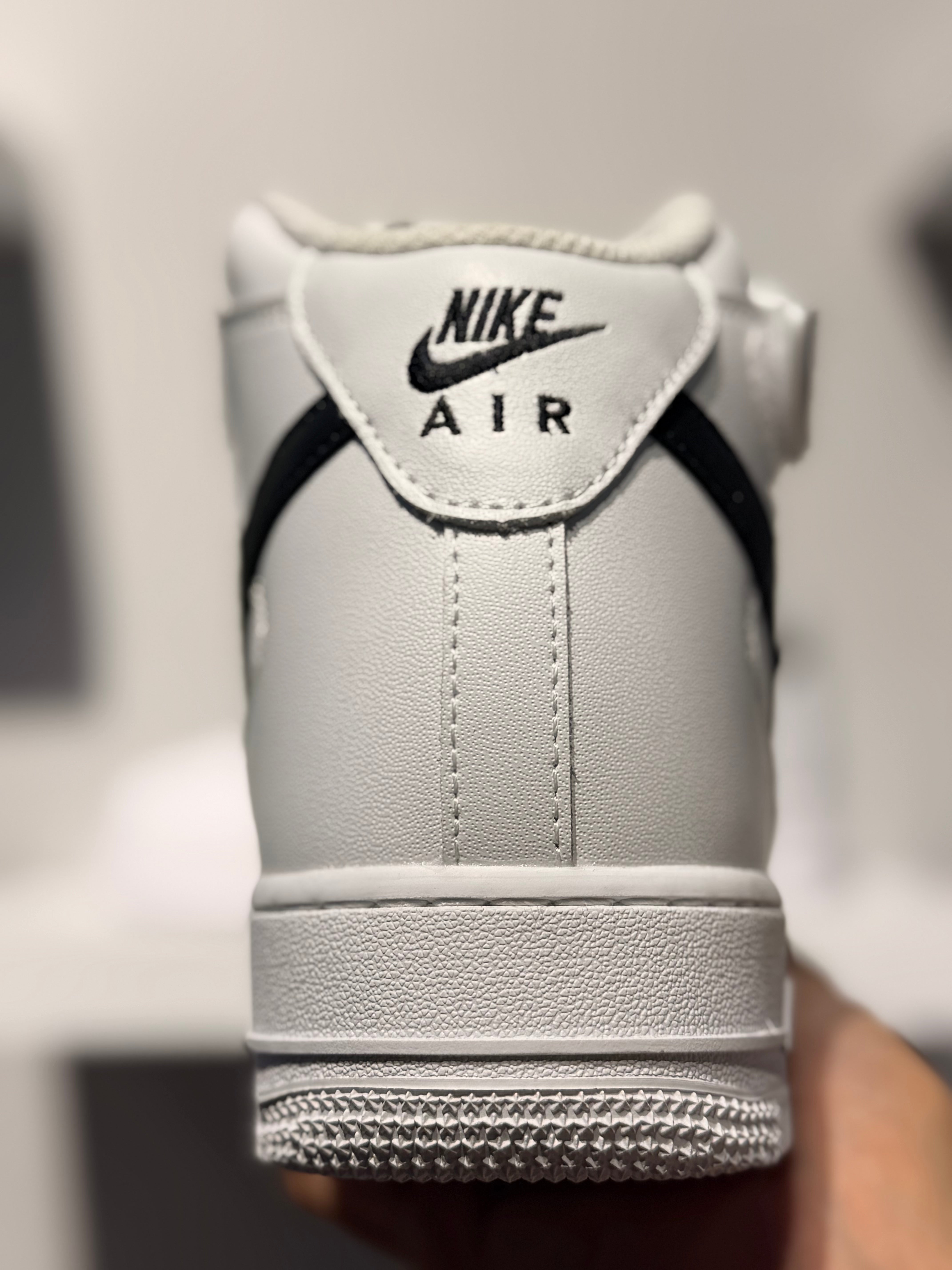 NIKE AIR FORCE 1 HIGH WHITE X BLACK