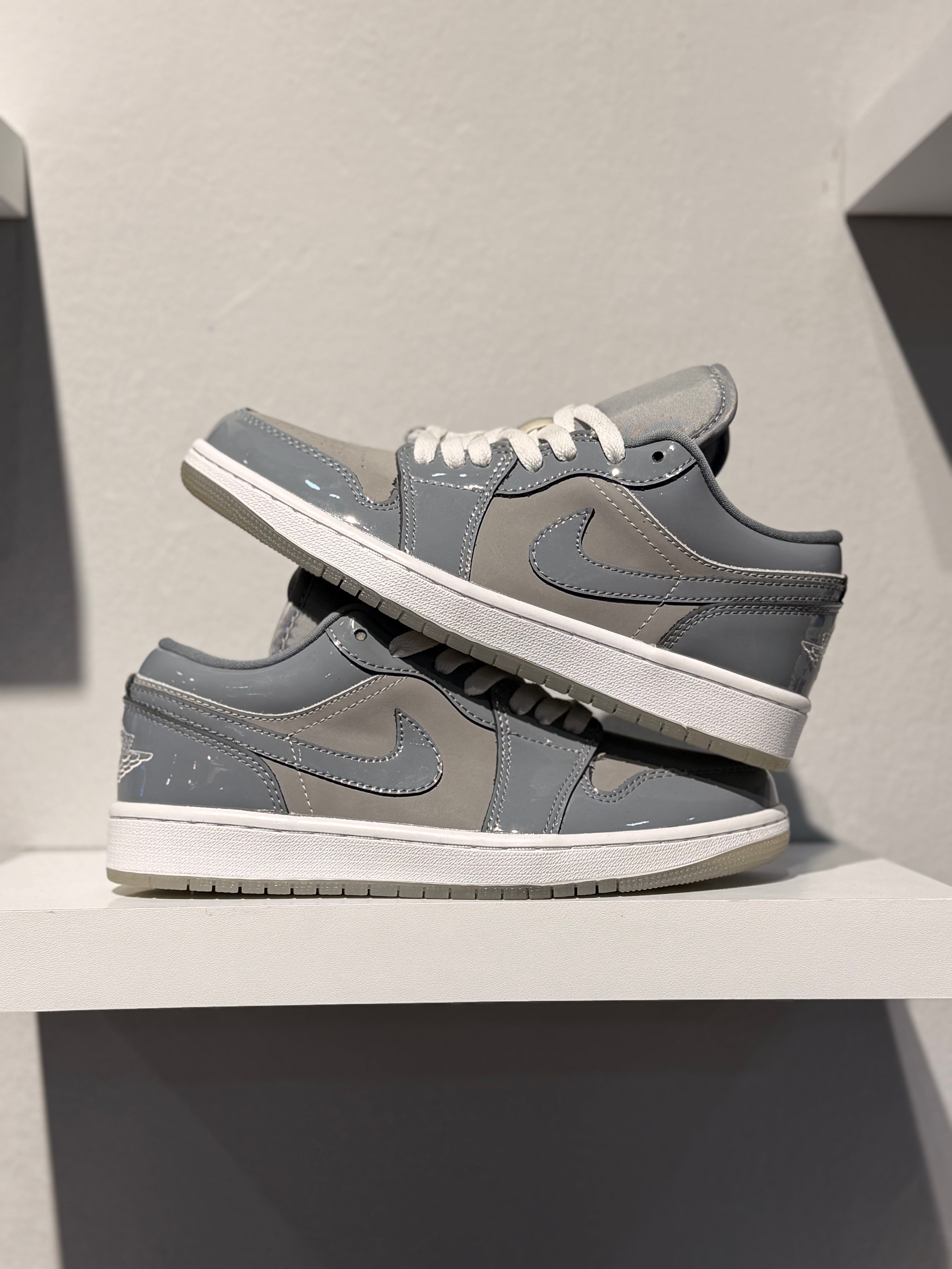 JORDAN LOW MEDIUM GREY