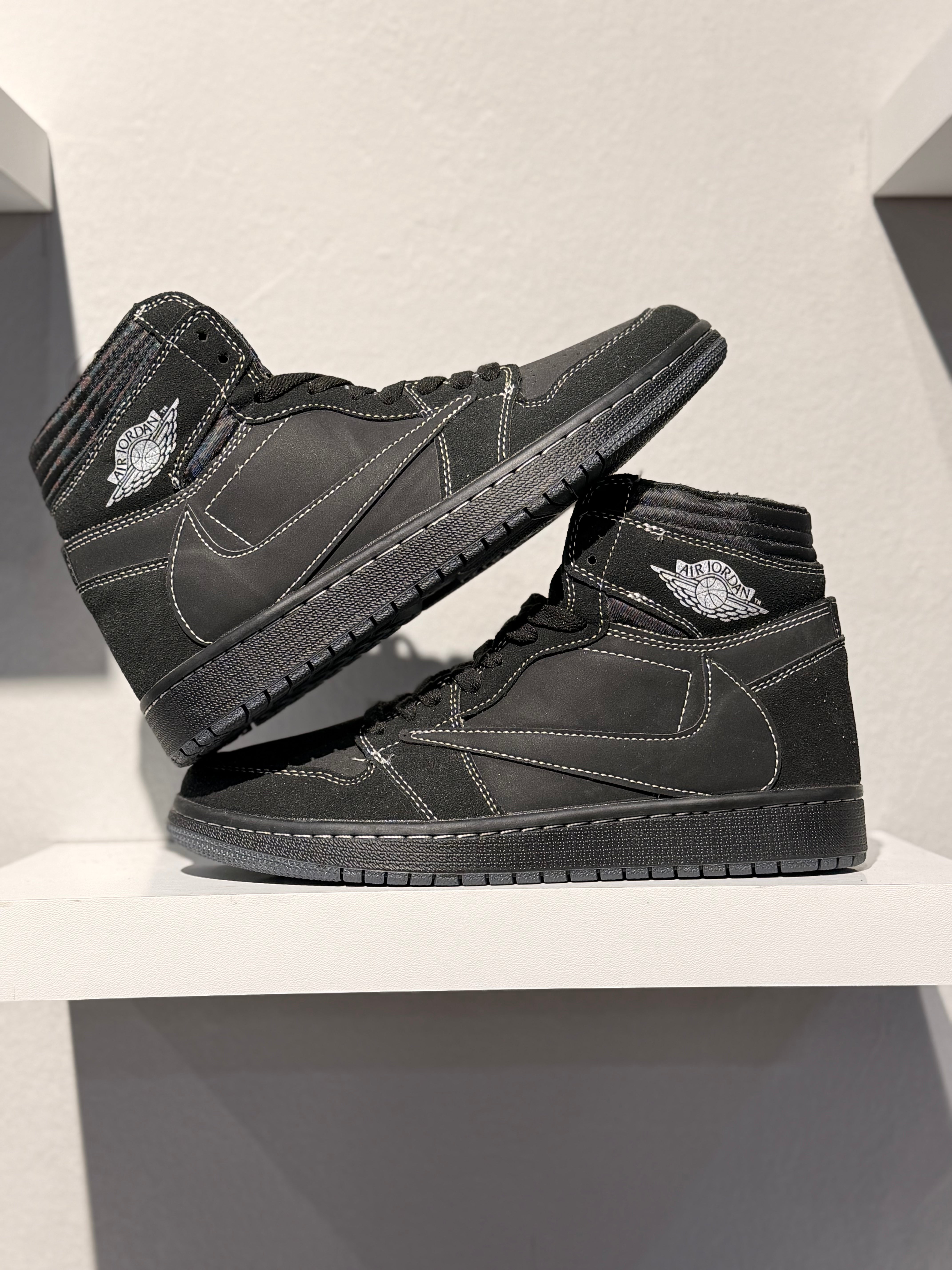 NIKE AIR JORDAN 1 X TRAVIS SCOTT HIGH BLACK PHANTOM