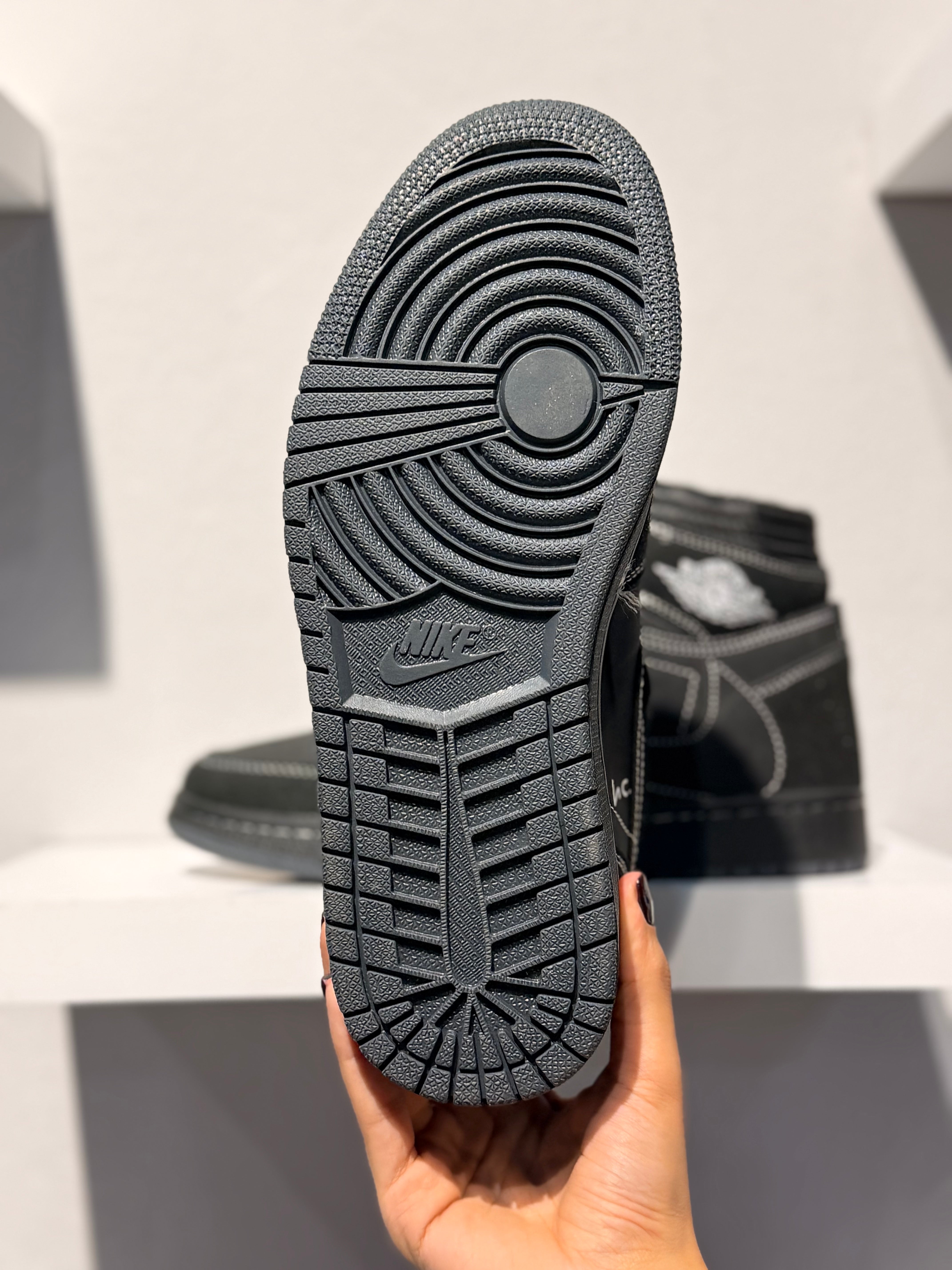 NIKE AIR JORDAN 1 X TRAVIS SCOTT HIGH BLACK PHANTOM