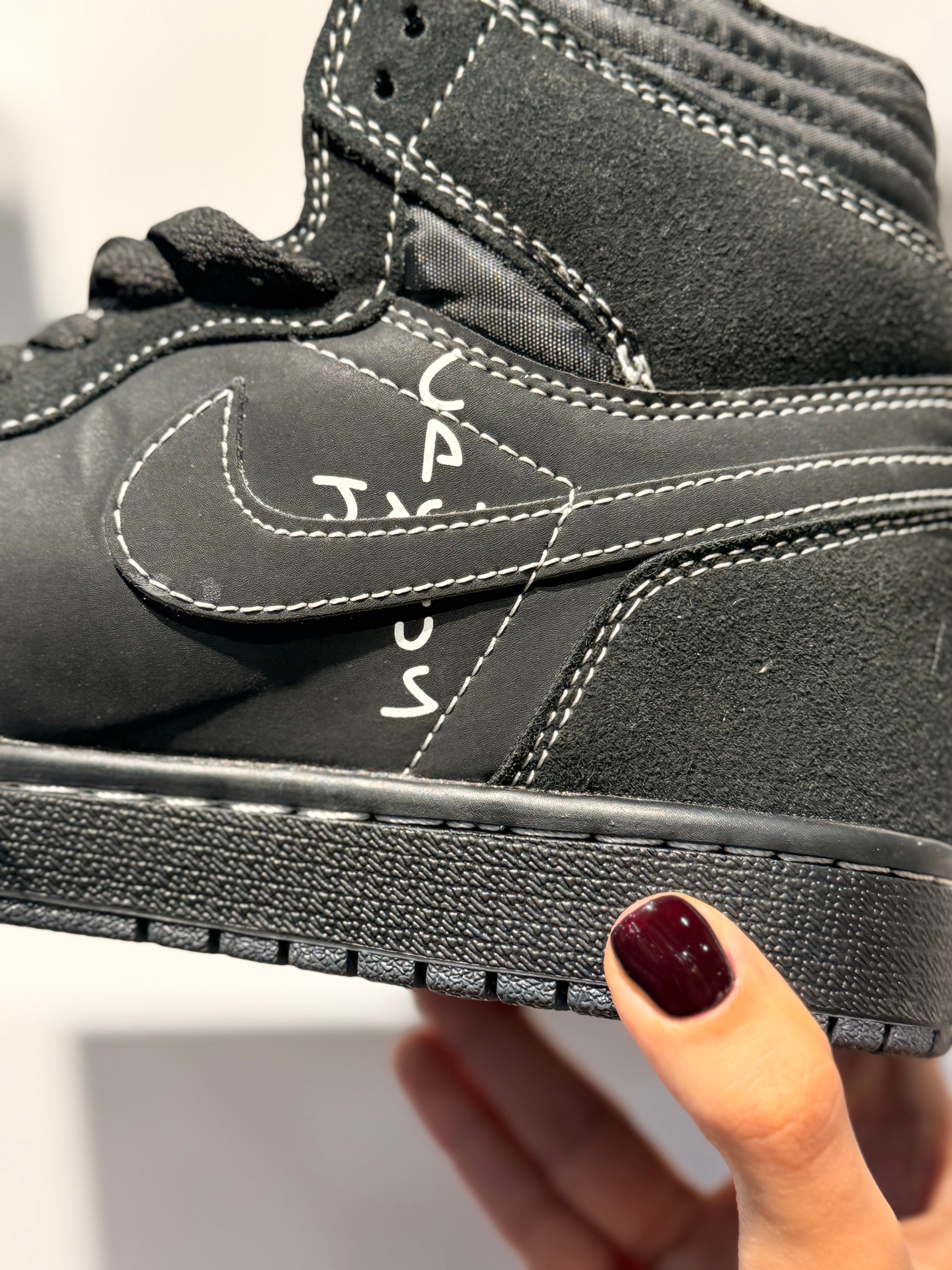 NIKE AIR JORDAN 1 X TRAVIS SCOTT HIGH BLACK PHANTOM