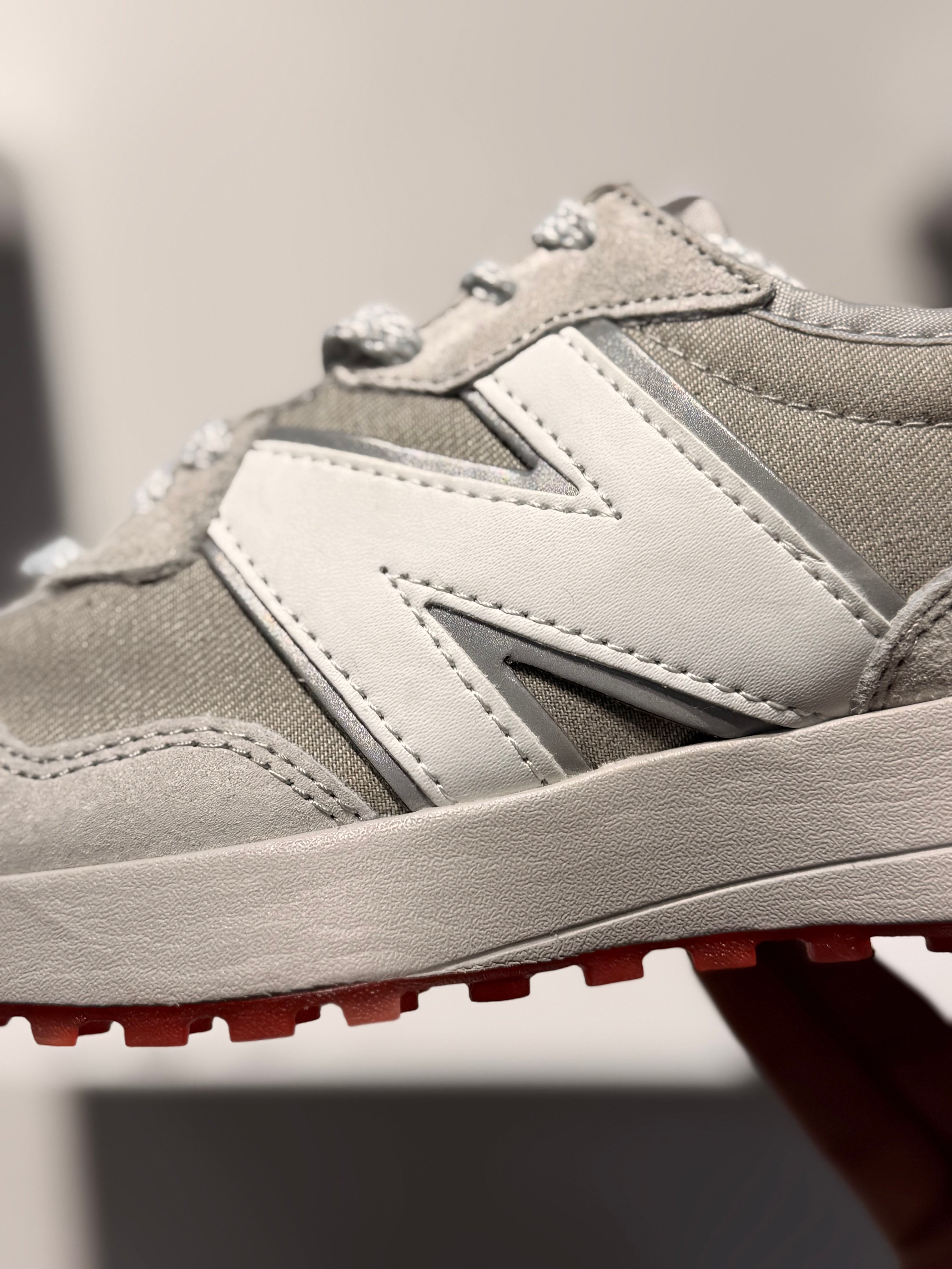 NEW BALANCE LEVI'S X 327 GREY RED