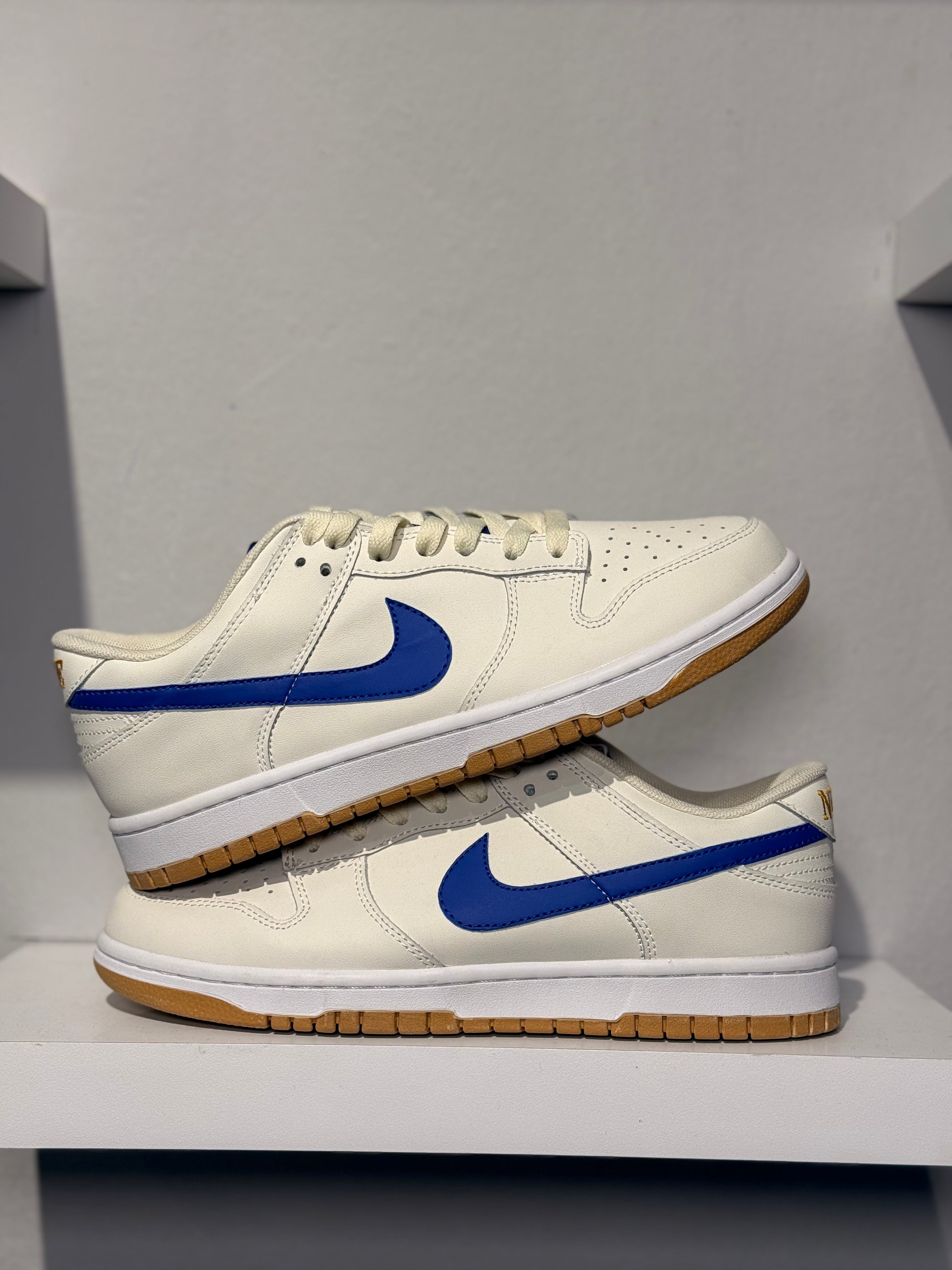 NIKE DUNK LOW SE SAIL DARK MARINA BLUE