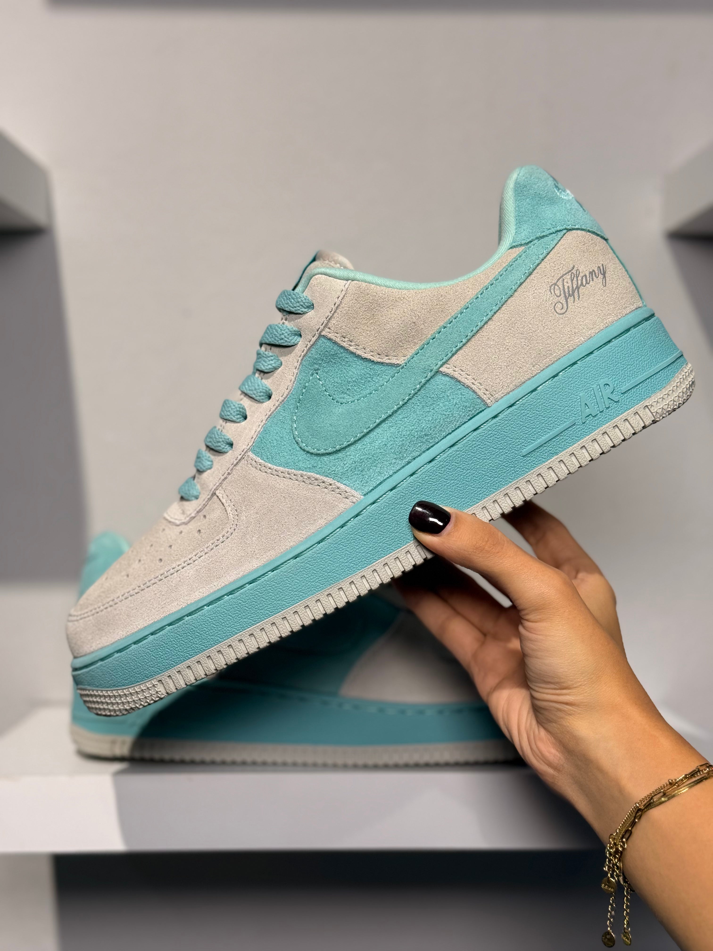 NIKE AIR FORCE 1 TIFFANY & CO