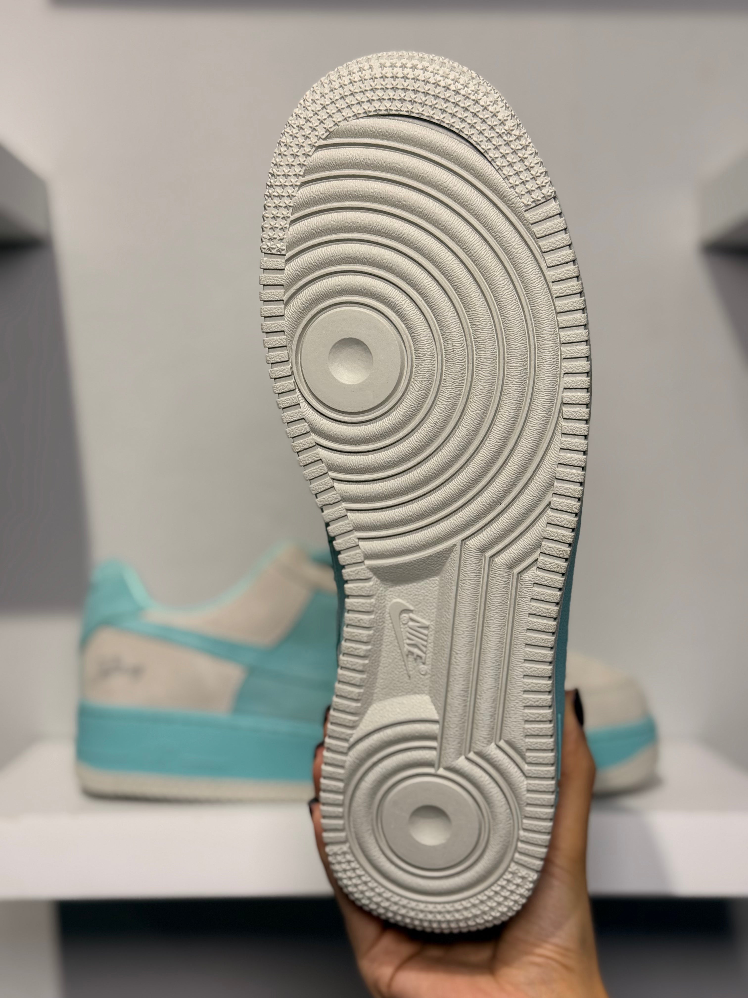 NIKE AIR FORCE 1 TIFFANY & CO