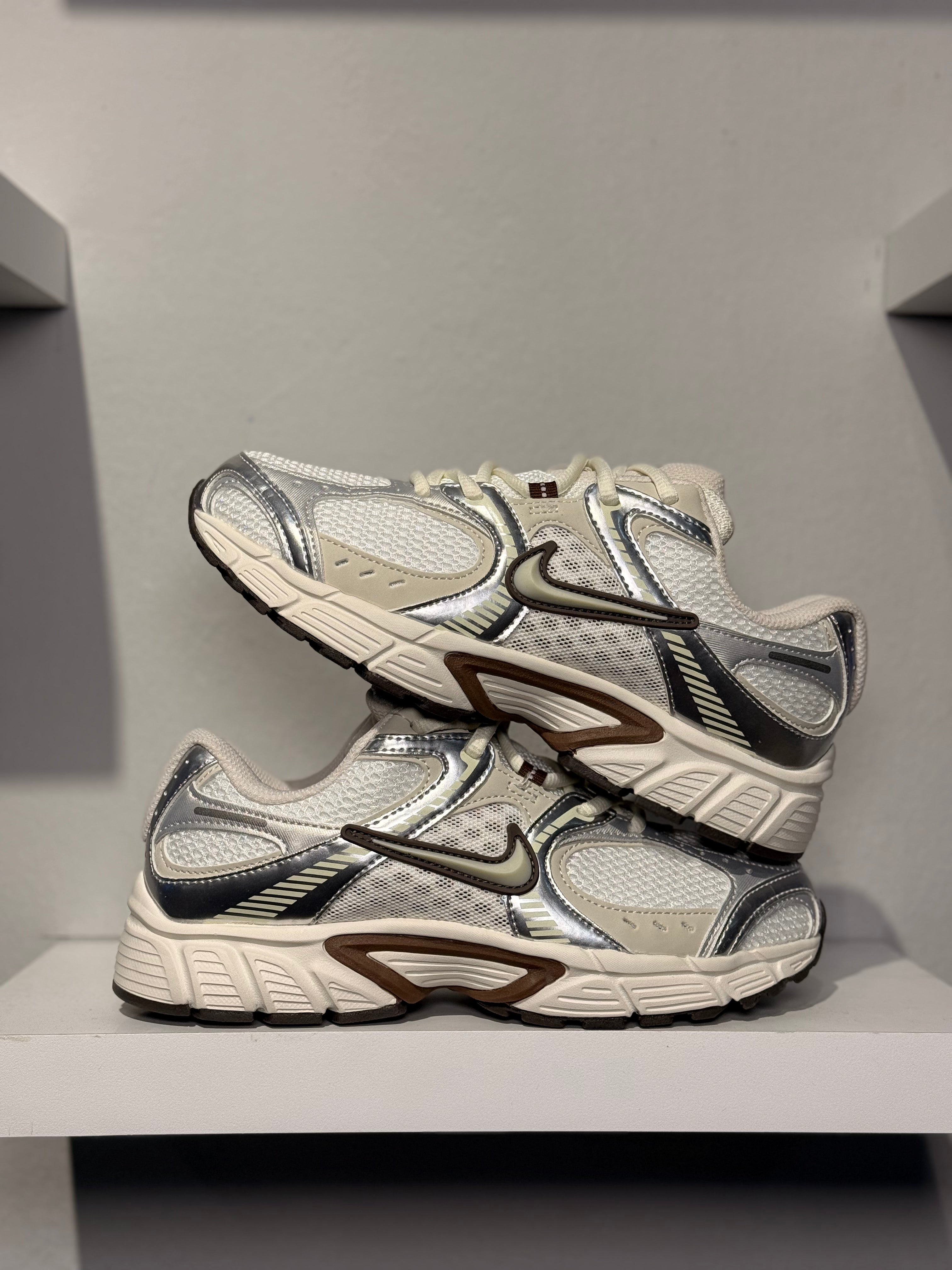 NIKE V5 RNR SAIL FAUNA BROWN