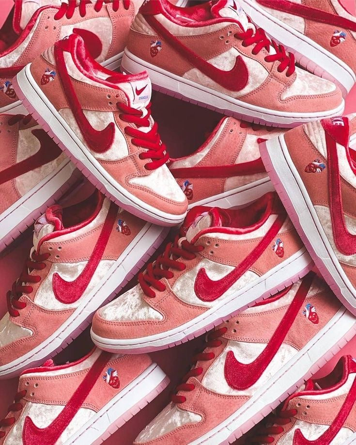 NIKE SB DUNK LOW STRANGELOVE