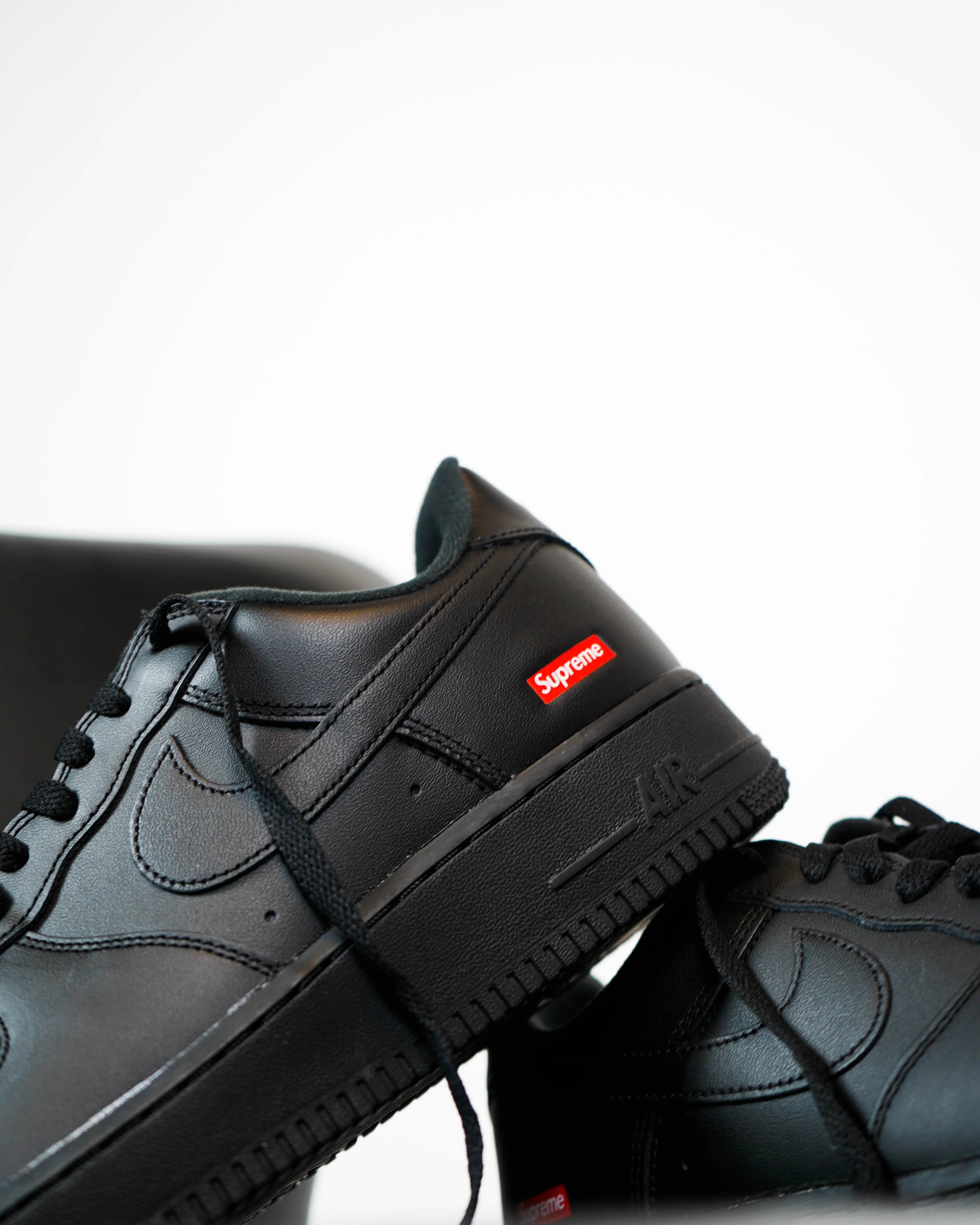 NIKE AIR FORCE 1 LOW BLACK SUPREME