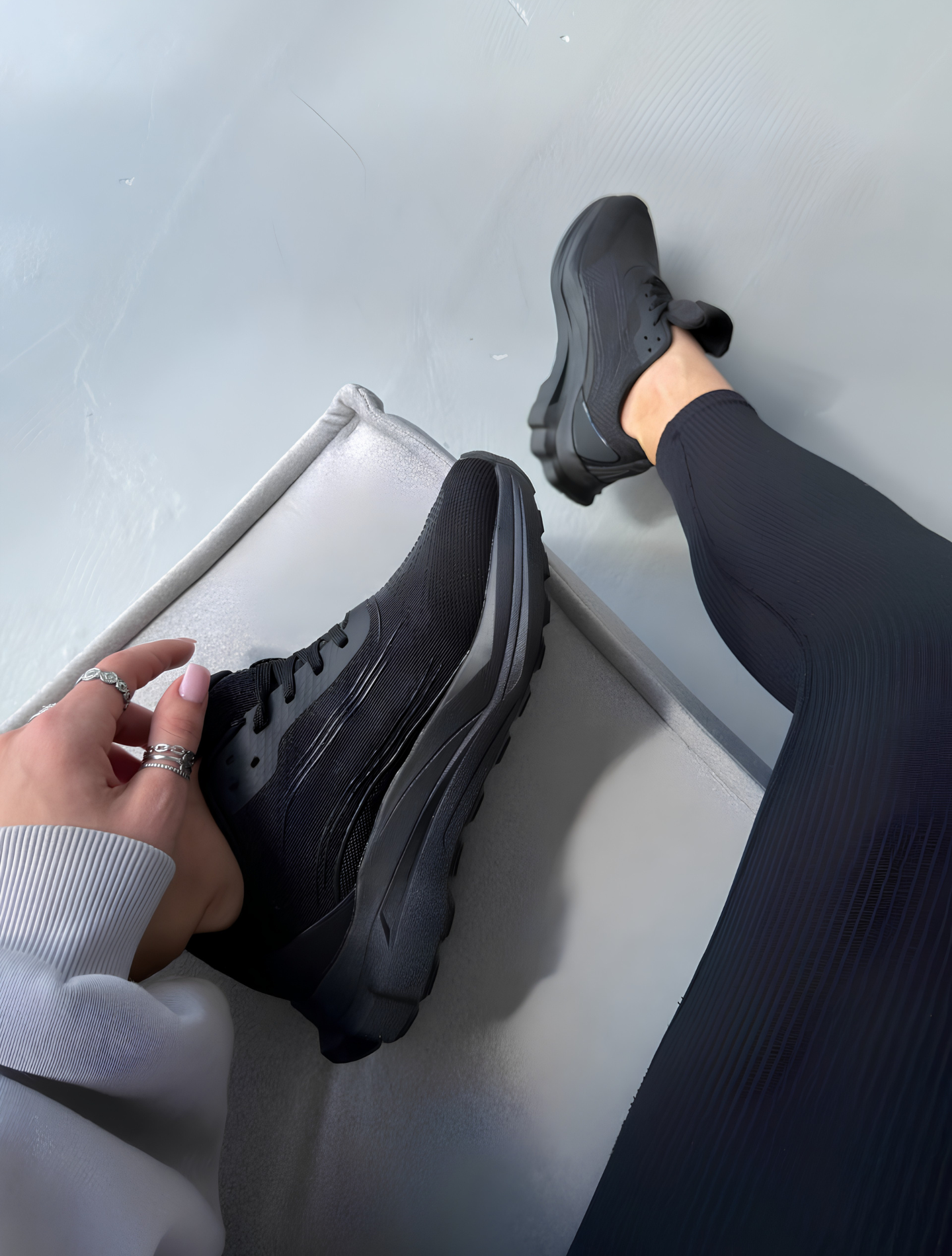 ALO RUNNER BLACK
