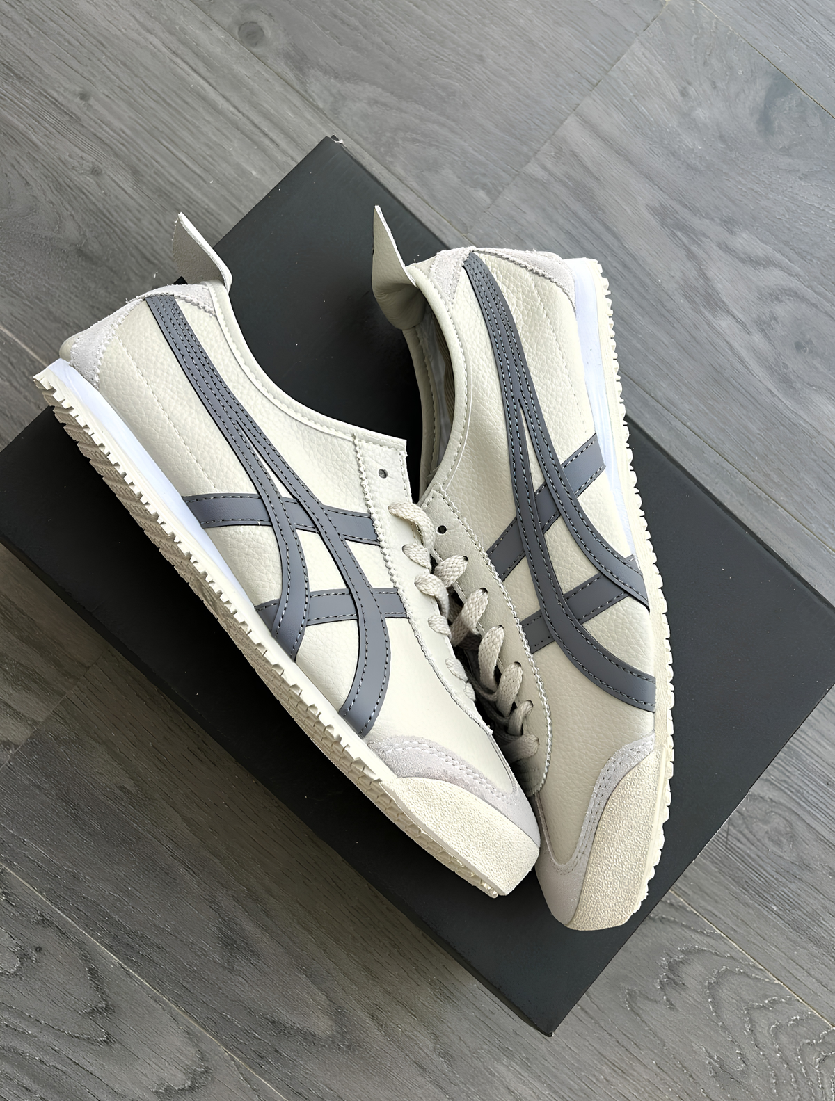 ONITSUKA TIGER MEXICO 66 BIRCH METROPOLIS