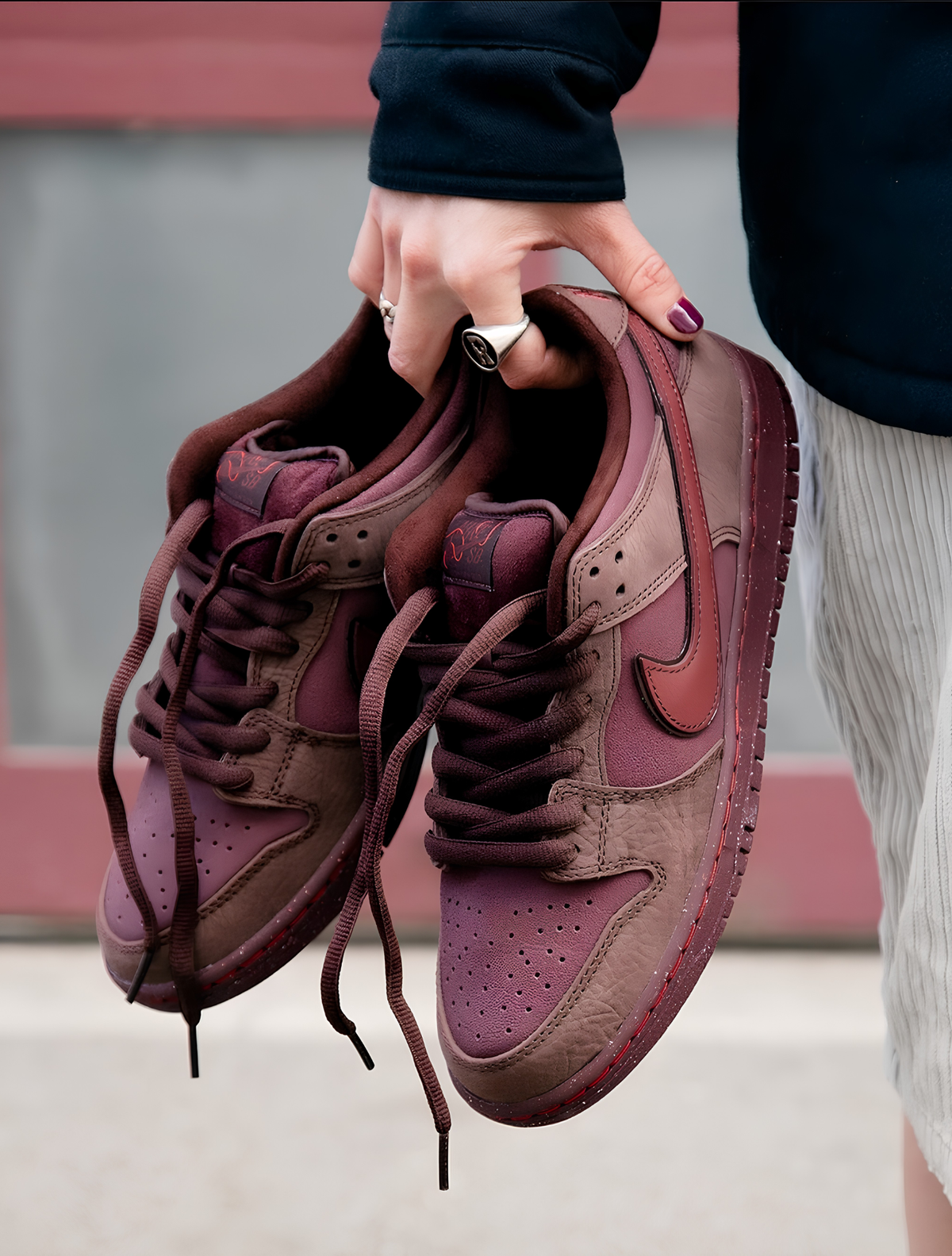 NIKE SB DUNK LOW PRO BURGUNDY CRUSH CITY OF LOVE