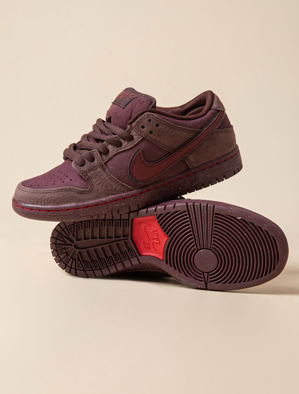 NIKE SB DUNK LOW PRO BURGUNDY CRUSH CITY OF LOVE