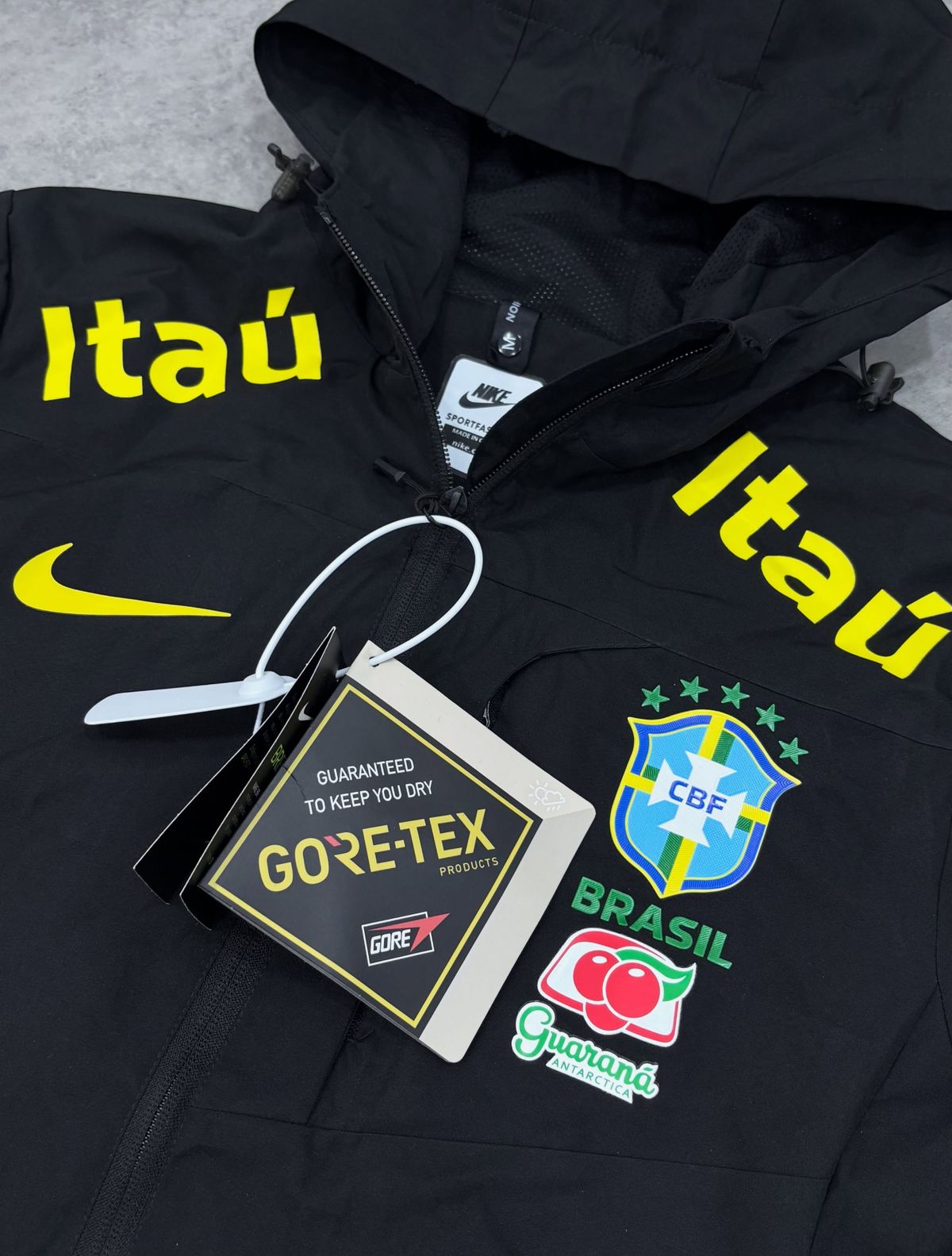 NIKE BRAZIL WINDBREAKER JACKET BLACK