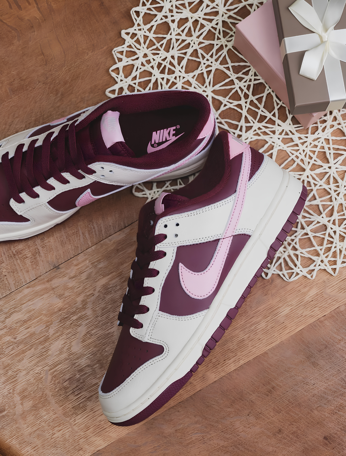NIKE DUNK LOW VALENTINE'S DAY