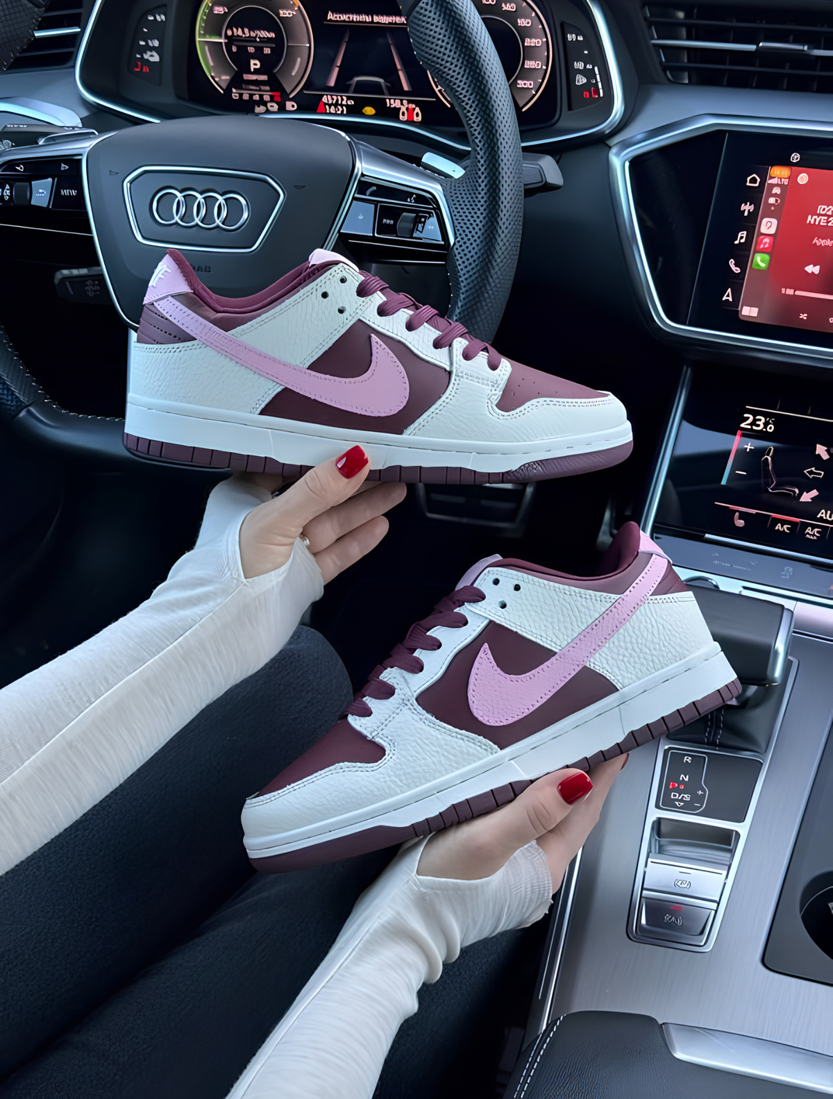 NIKE DUNK LOW VALENTINE'S DAY