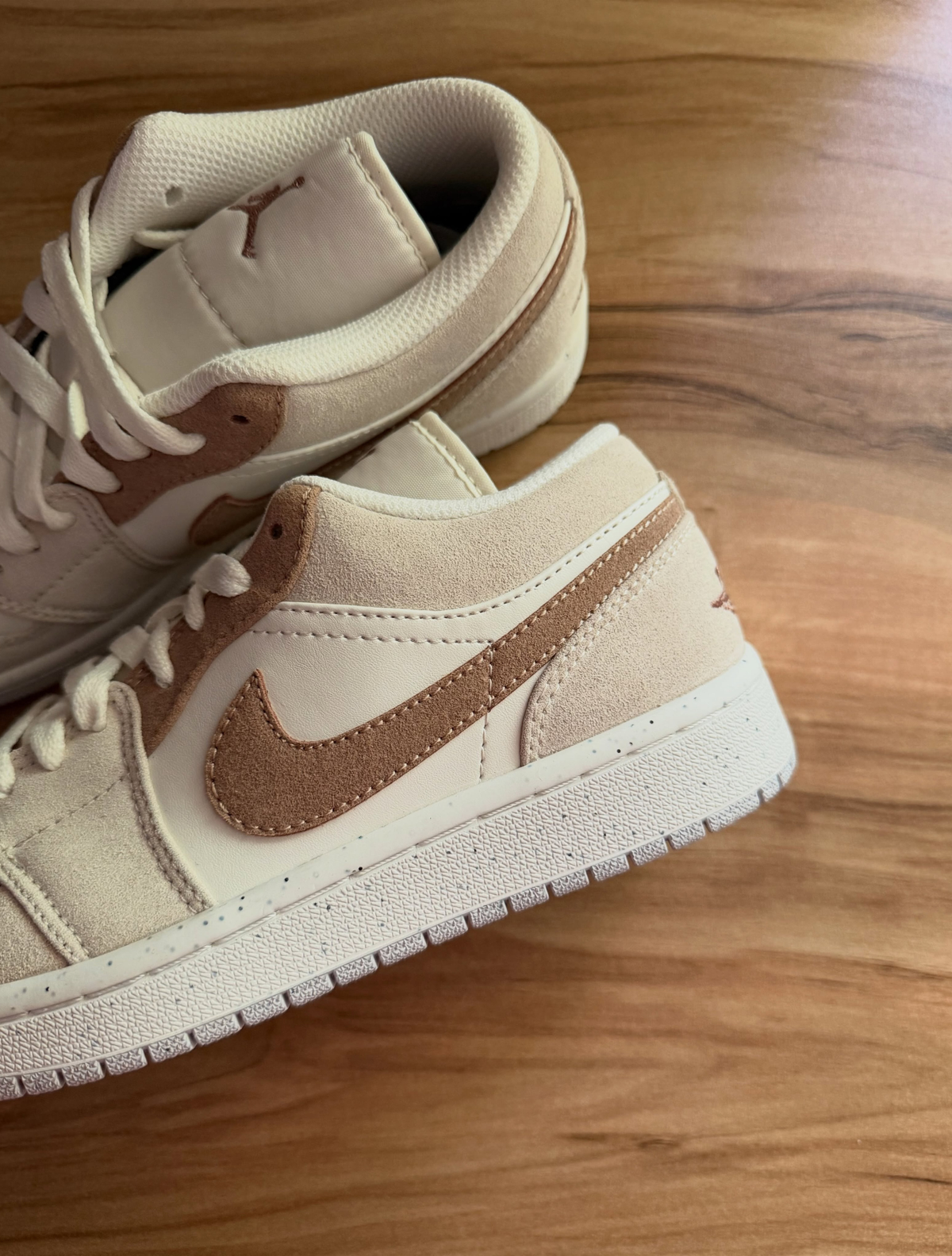 NIKE AIR JORDAN 1 LOW SE LEGEND LIGHT MARRON