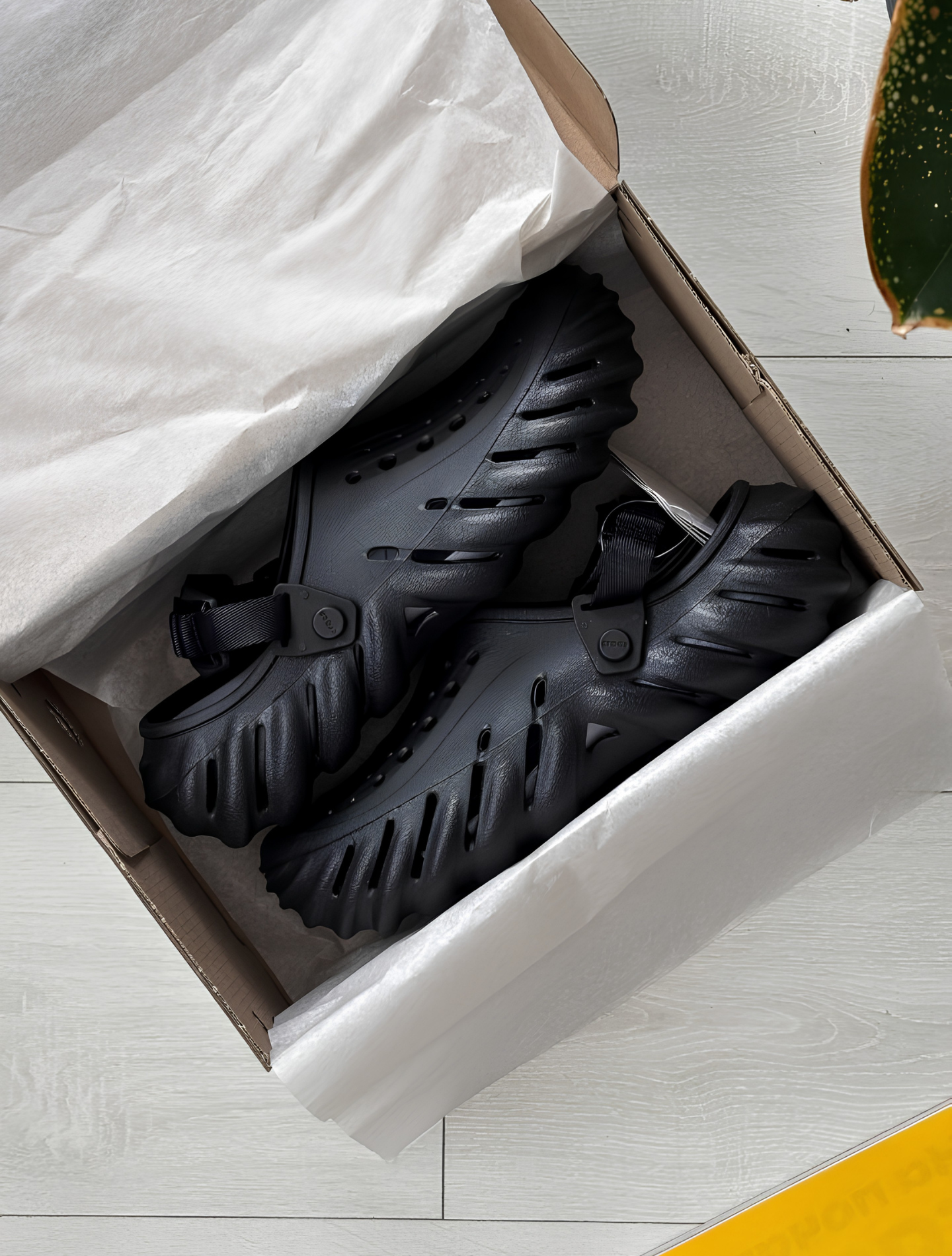 CROCS ECHO CLOG BLACK