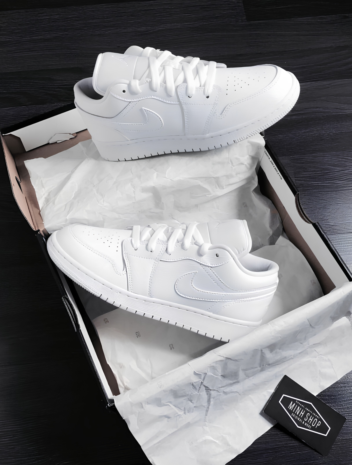 NIKE AIR JORDAN LOW TRIPLE WHITE