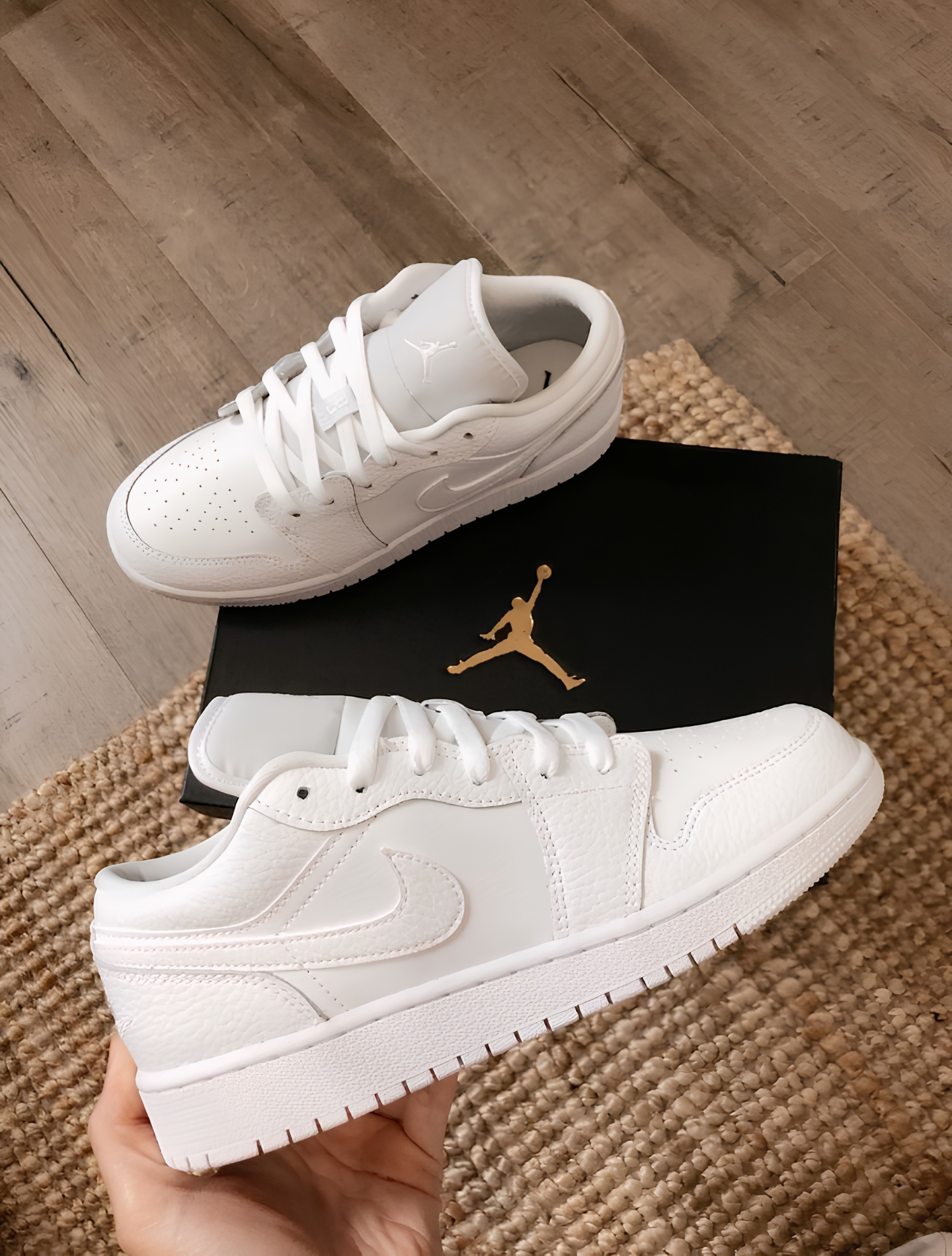 NIKE AIR JORDAN LOW TRIPLE WHITE