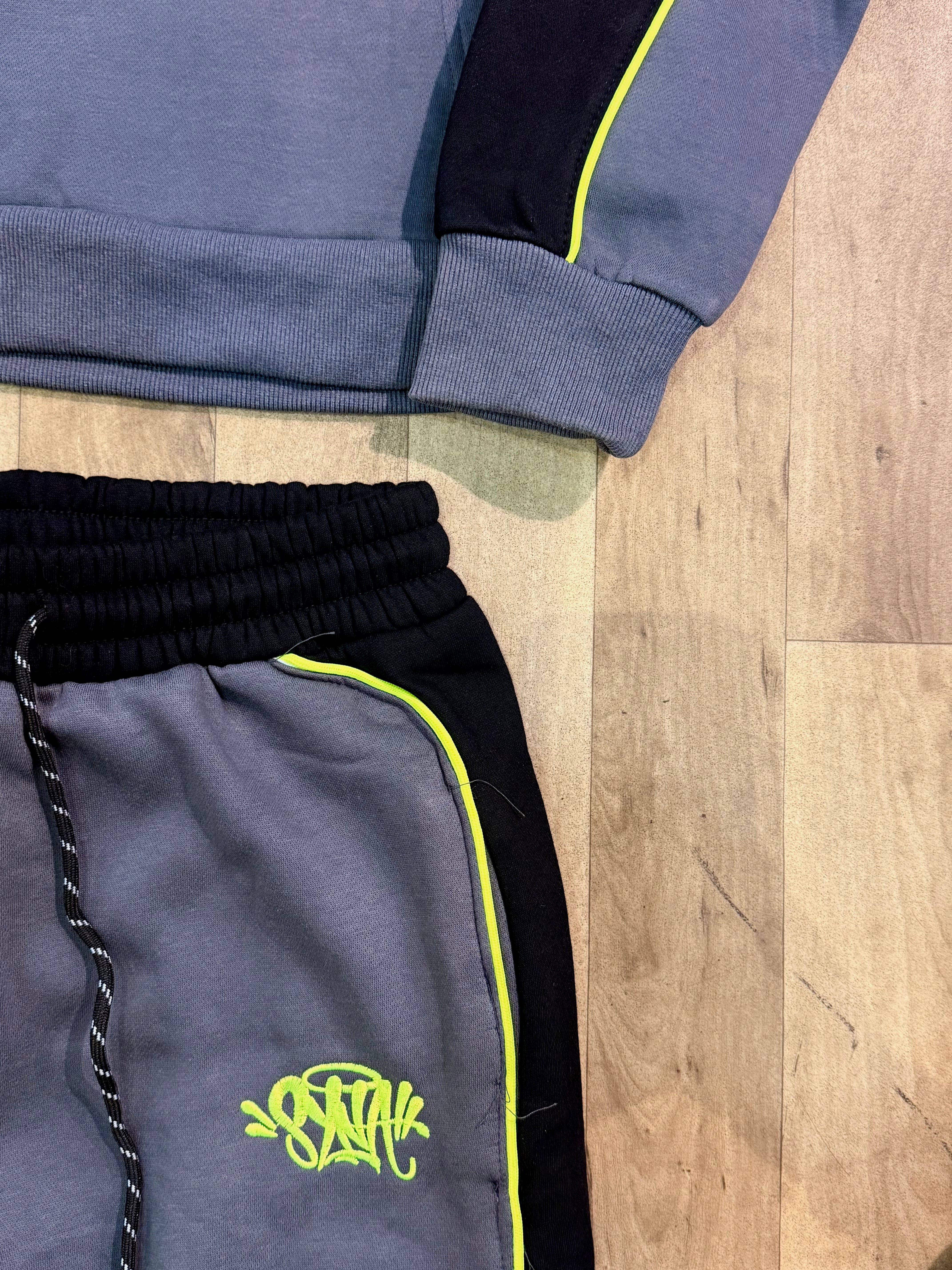 SYNA WORLD TRACKSUIT