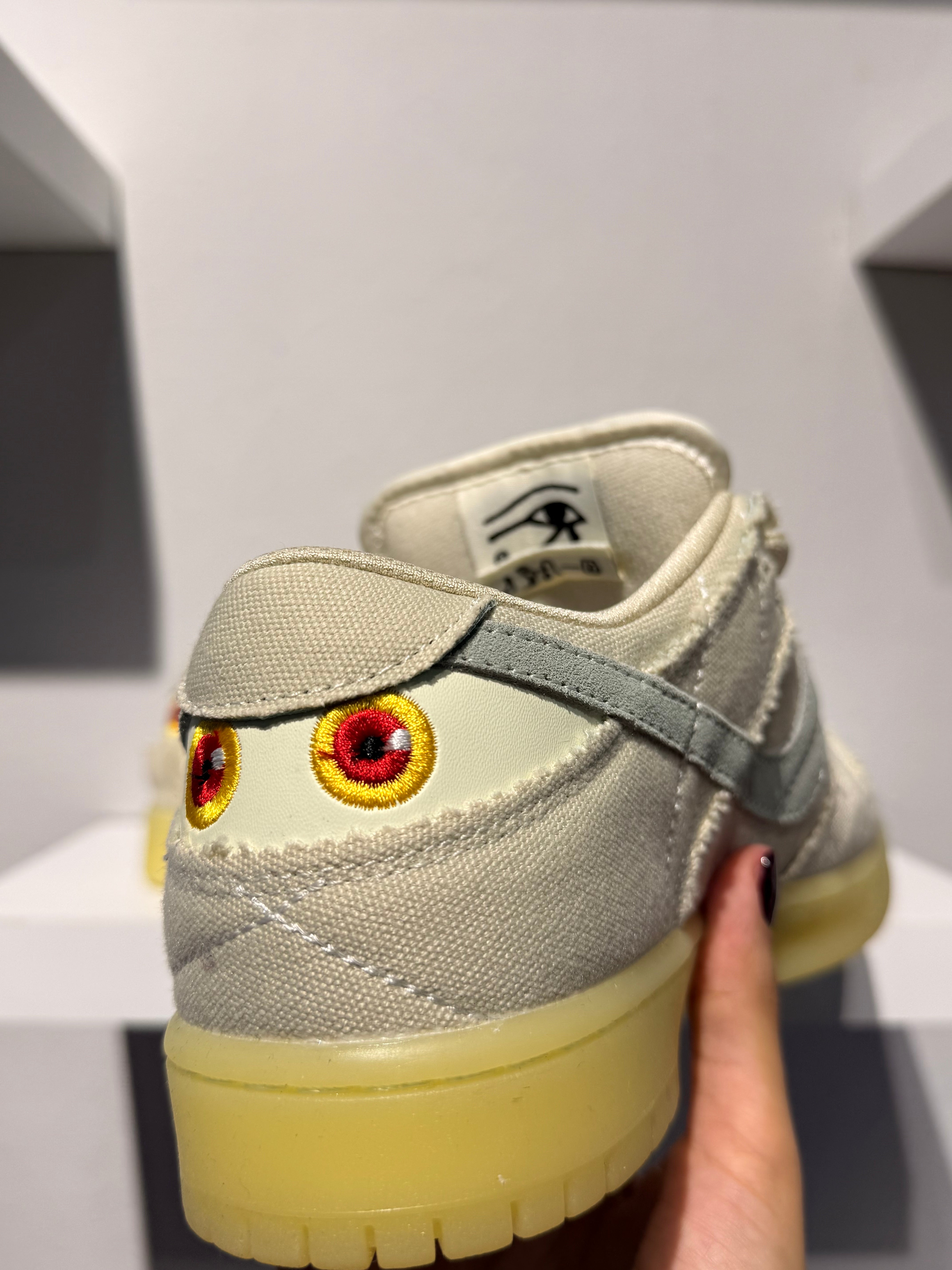 NIKE SB DUNK LOW MUMMY