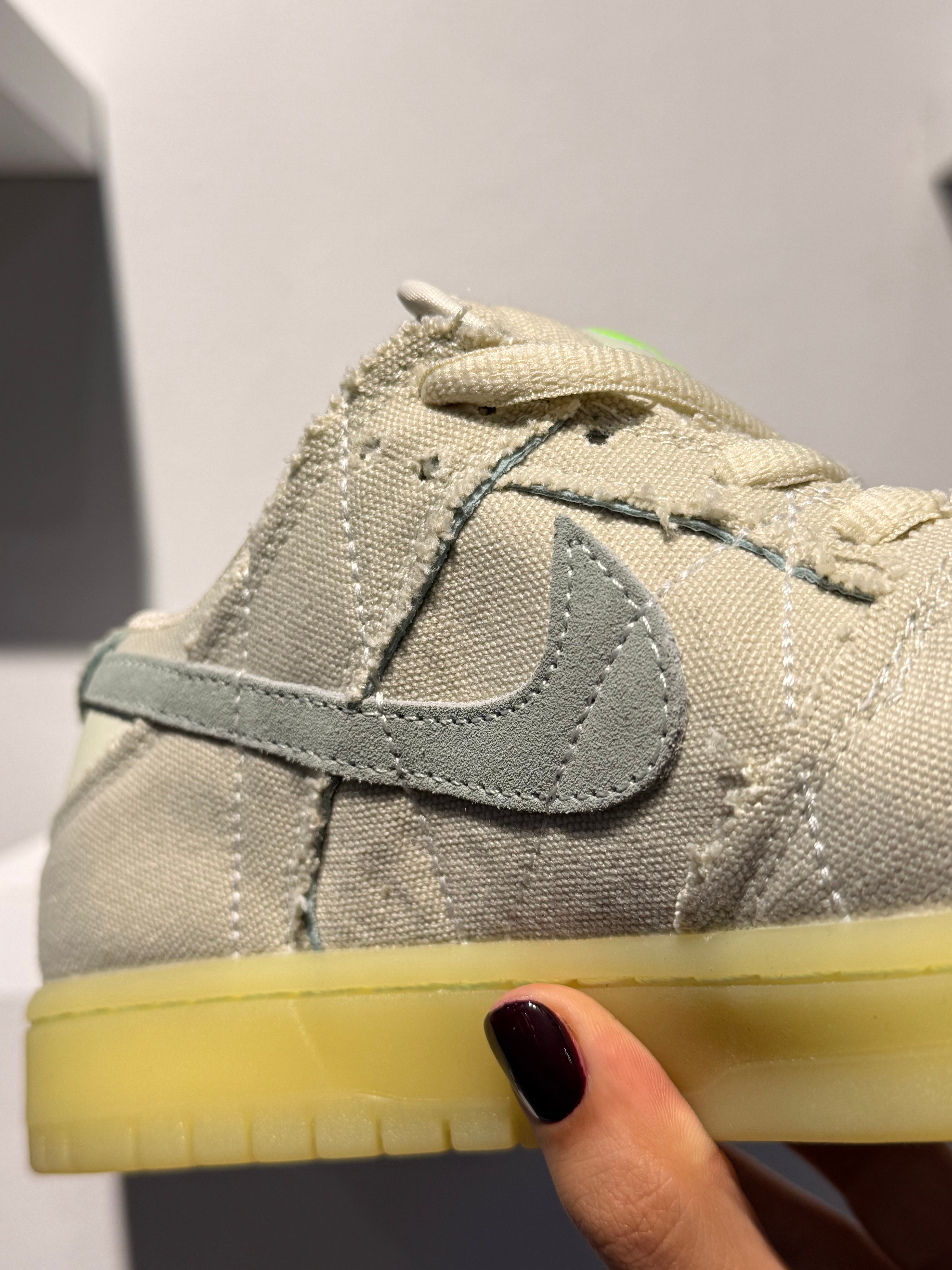 NIKE SB DUNK LOW MUMMY