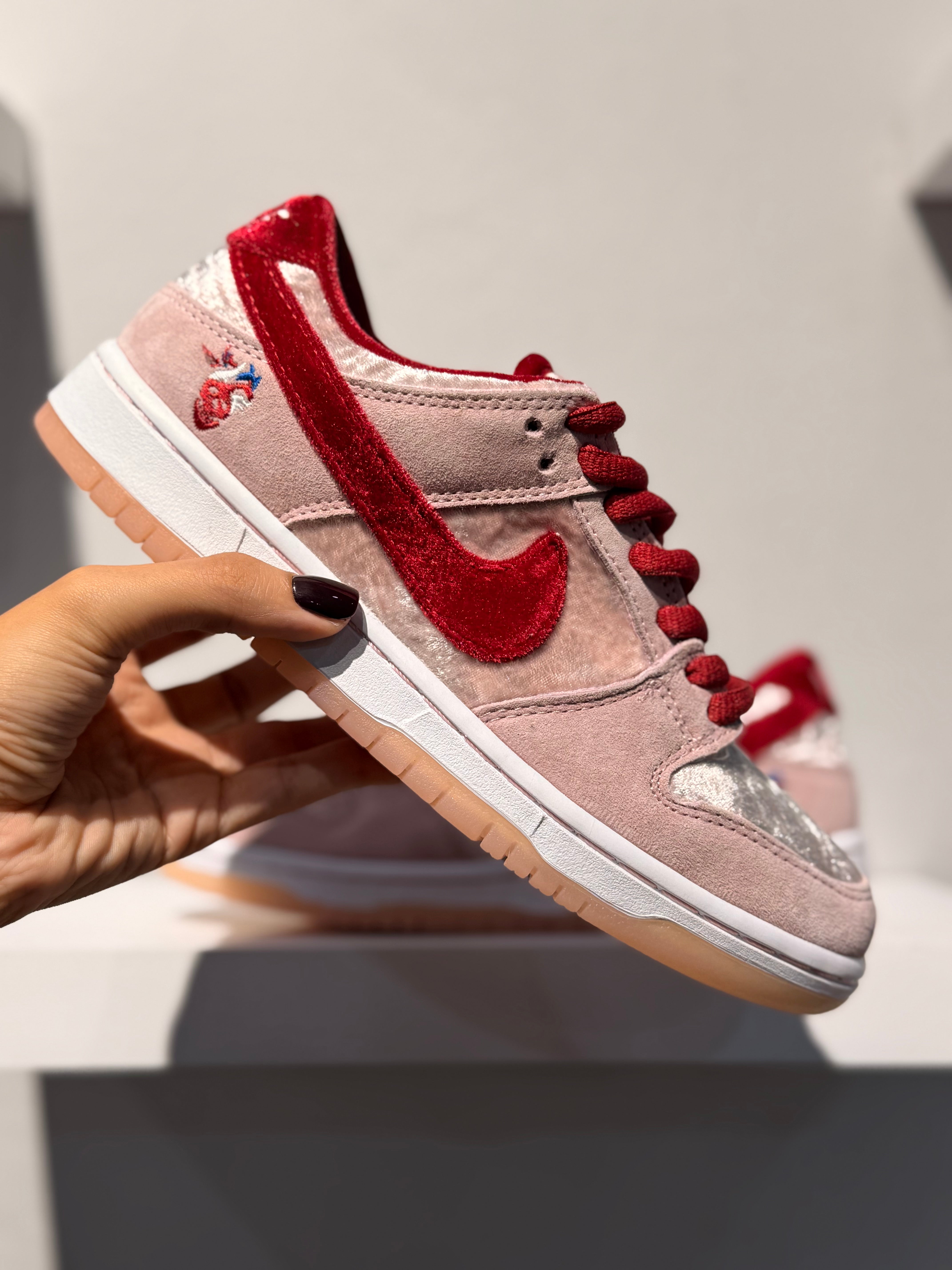 NIKE SB DUNK LOW STRANGELOVE