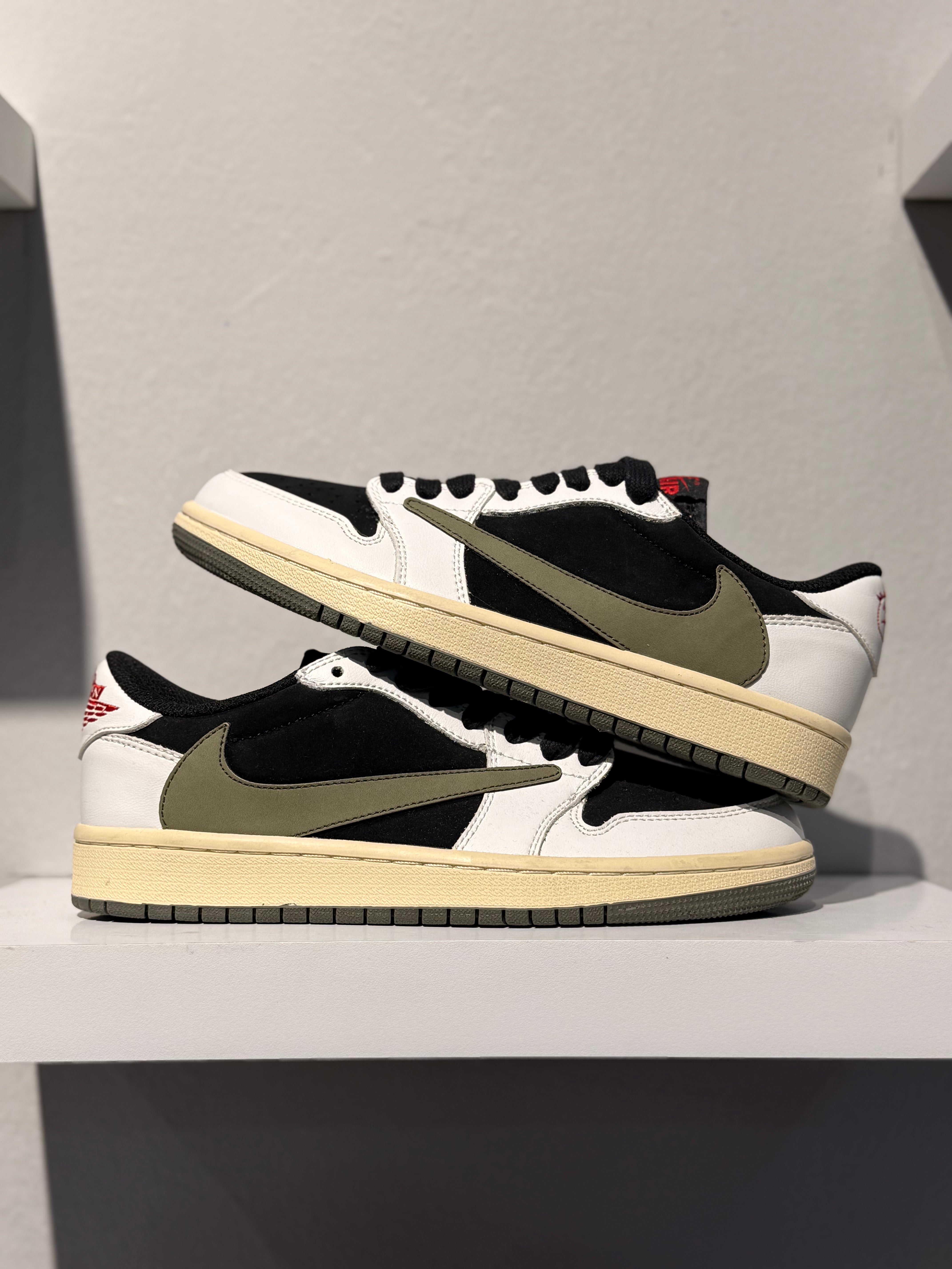 NIKE TRAVIS SCOTT X AIR JORDAN 1 LOW OG WMNS OLIVE