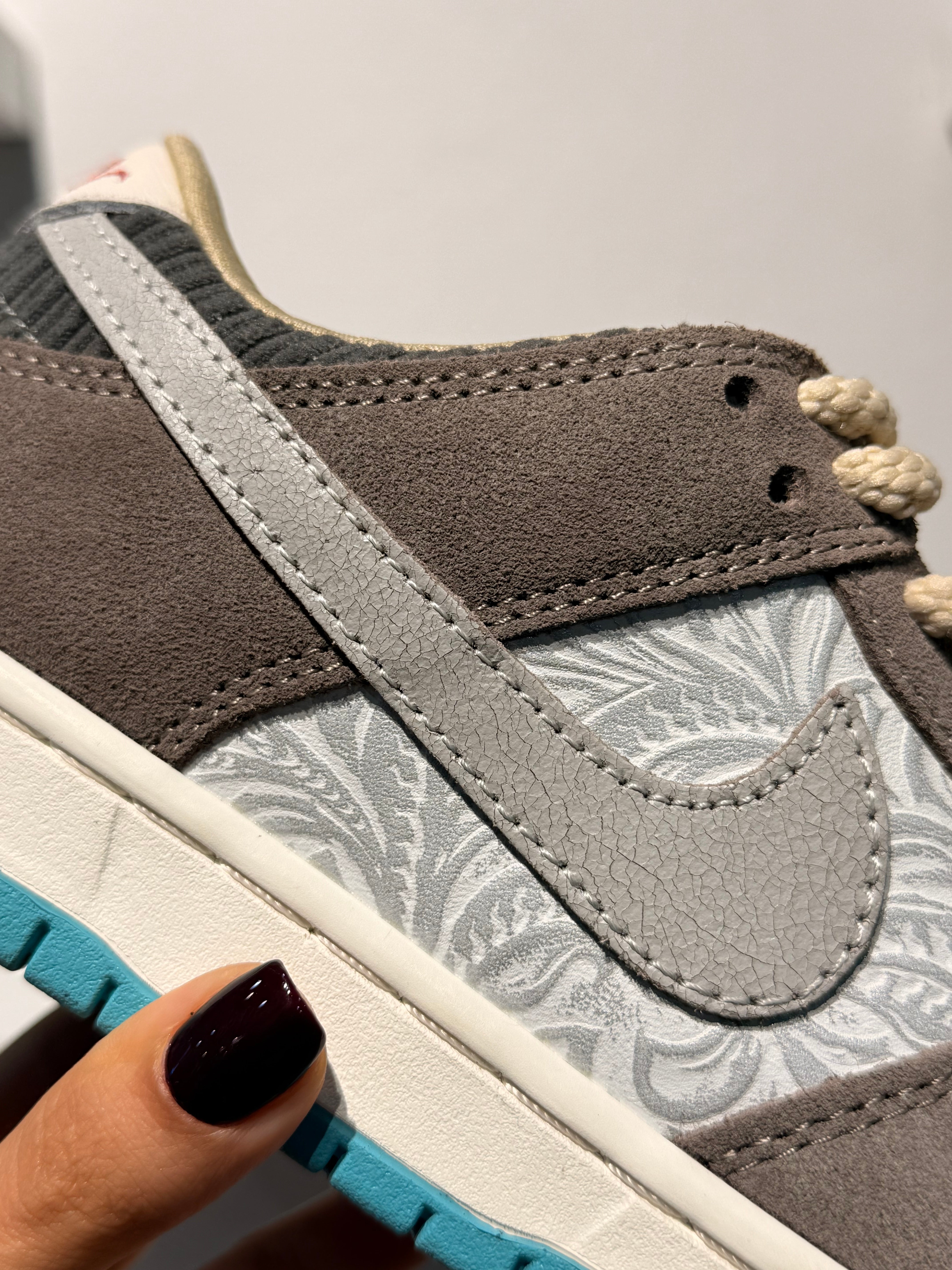 NIKE SB DUNK LOW BIG MONEY SAVINGS