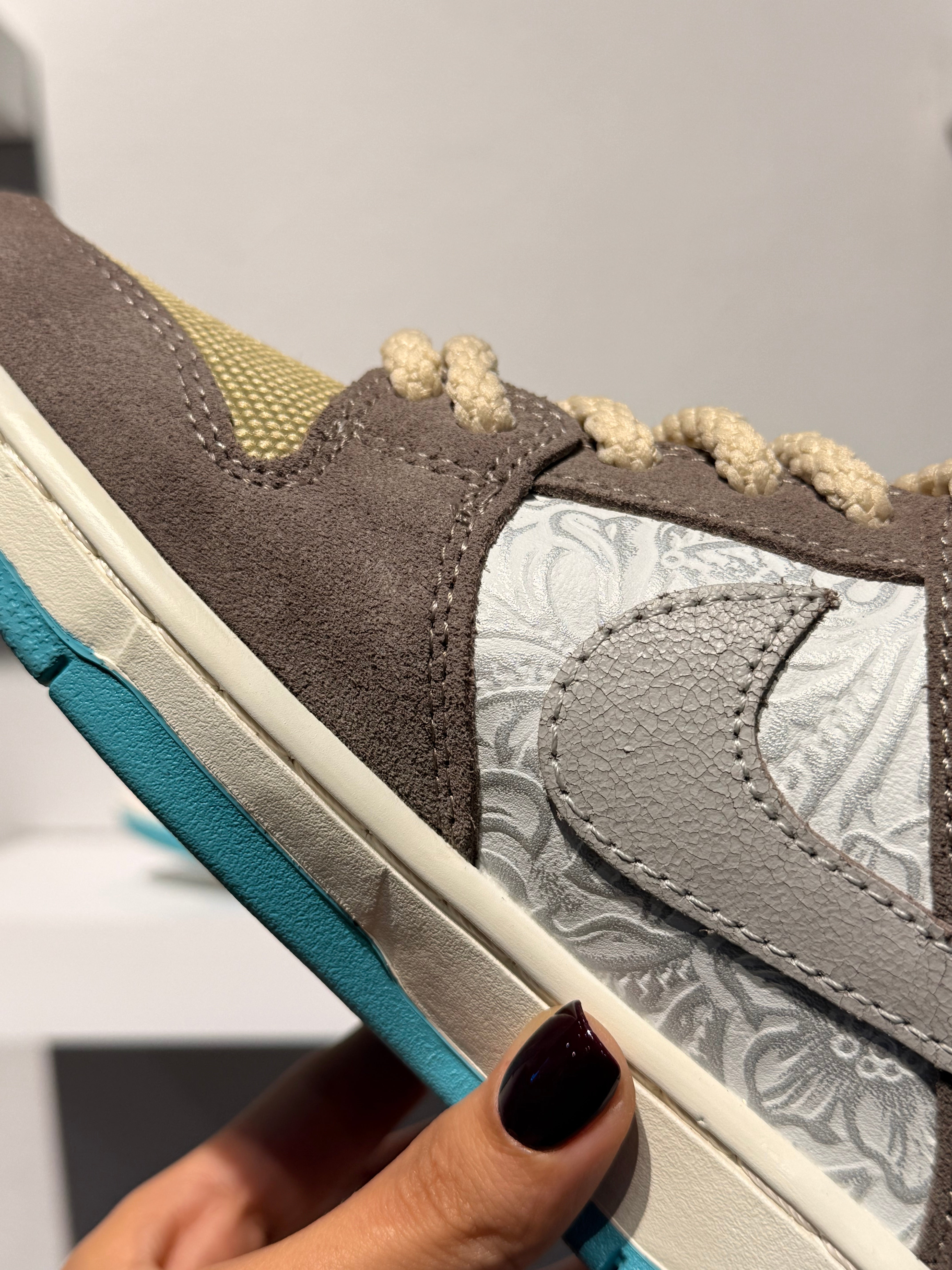 NIKE SB DUNK LOW BIG MONEY SAVINGS