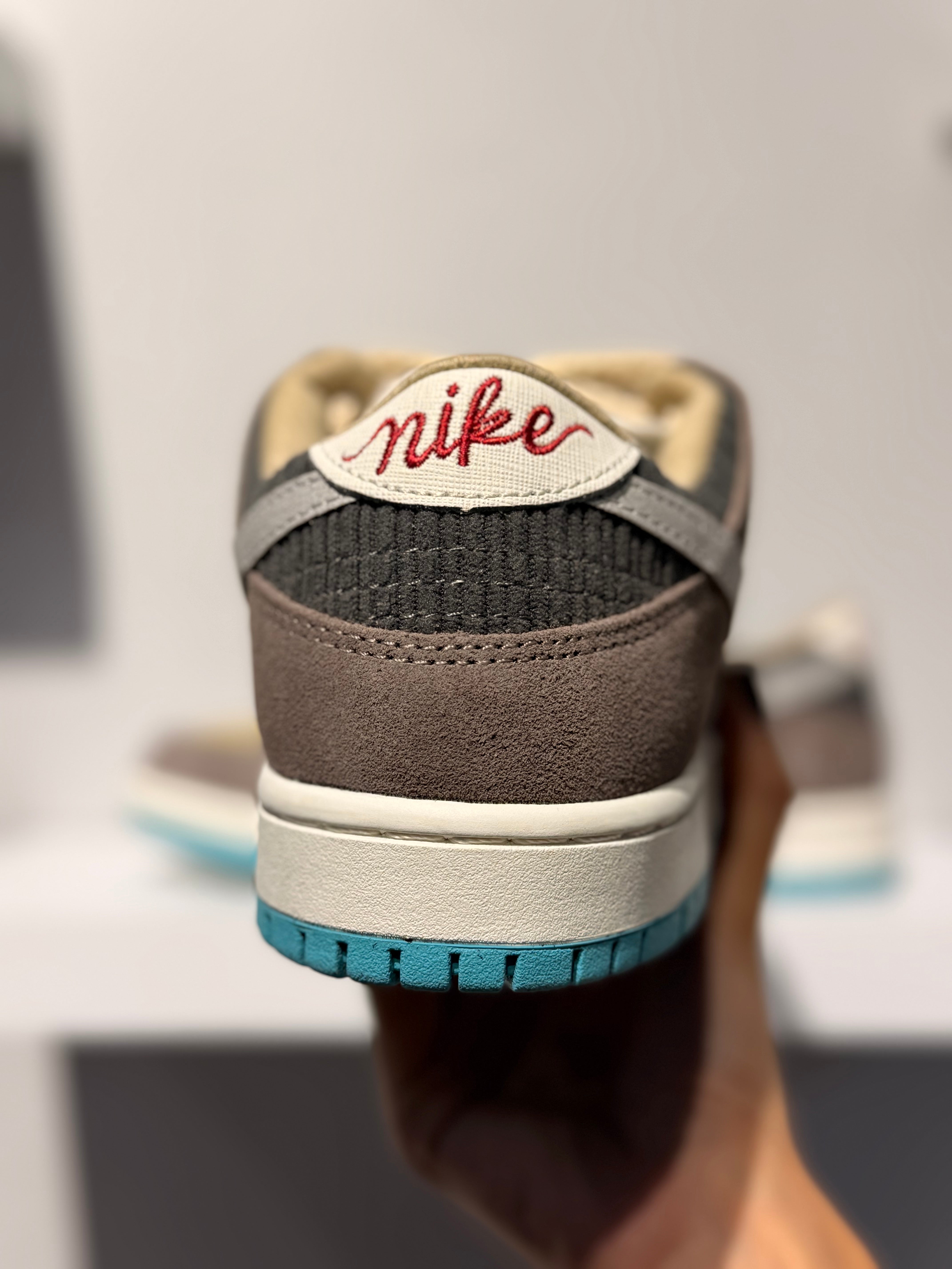 NIKE SB DUNK LOW BIG MONEY SAVINGS