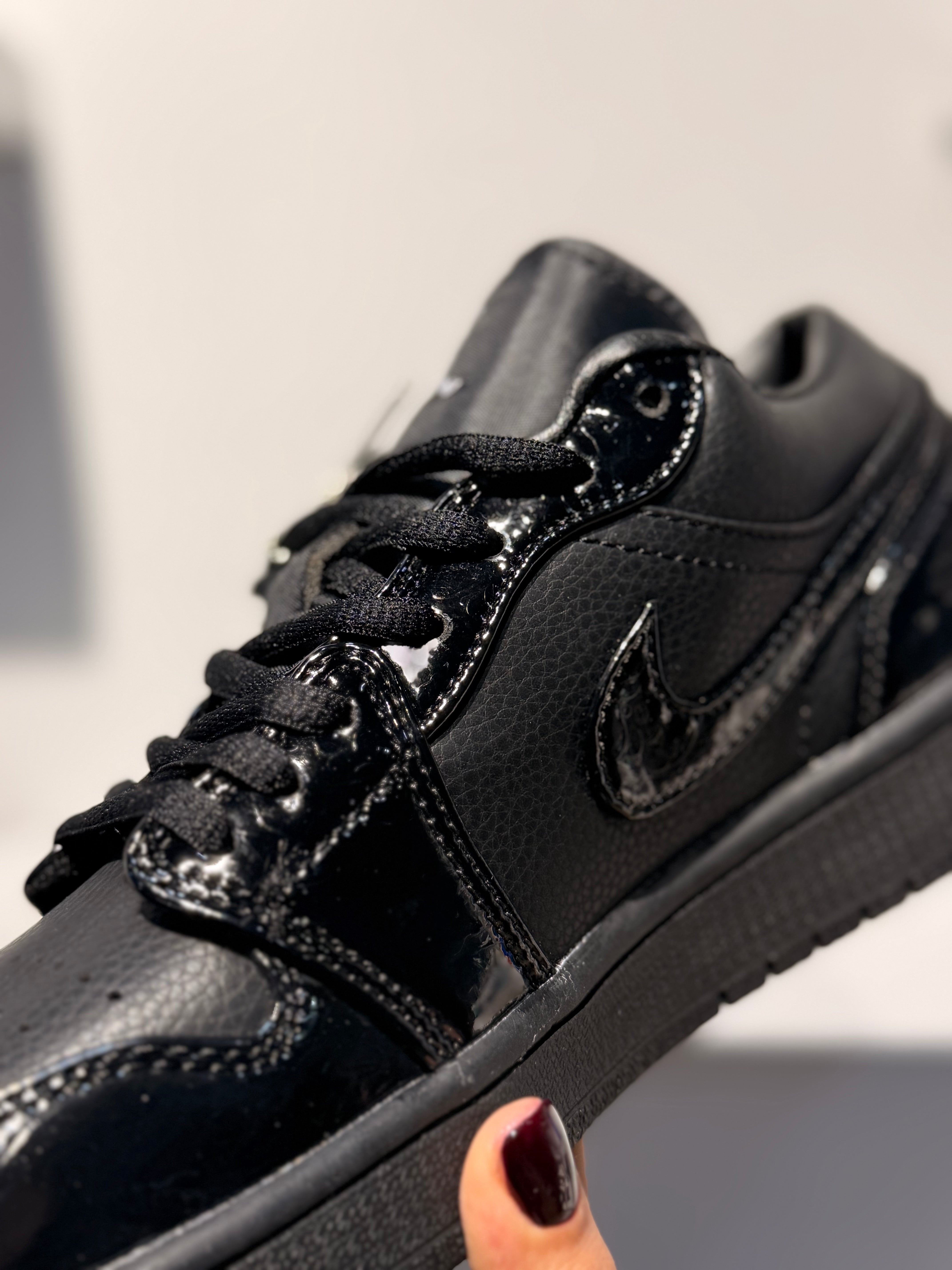 NIKE AIR JORDAN 1 LOW SE PATENT ELEPHANT BLACK