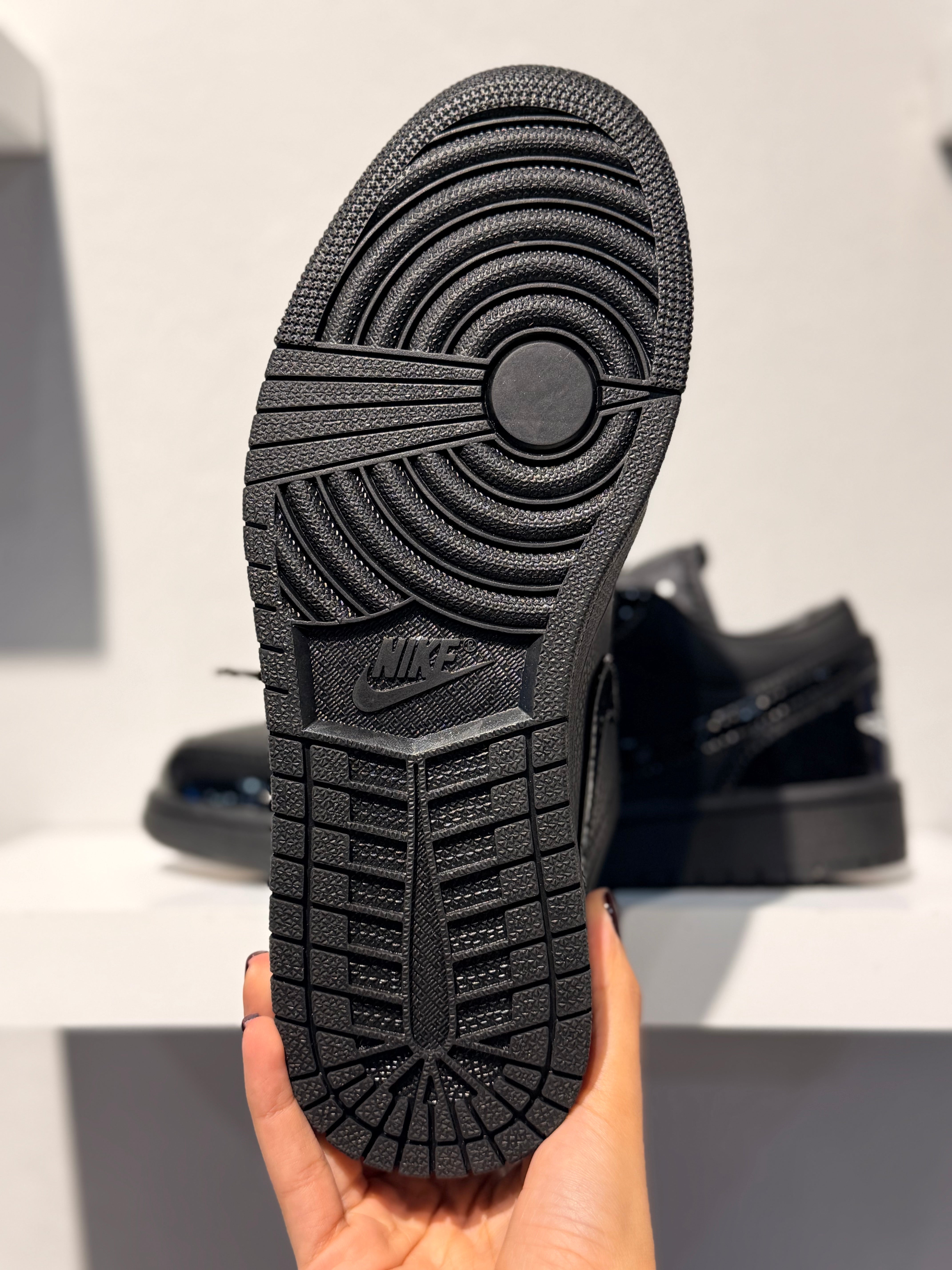 NIKE AIR JORDAN 1 LOW SE PATENT ELEPHANT BLACK