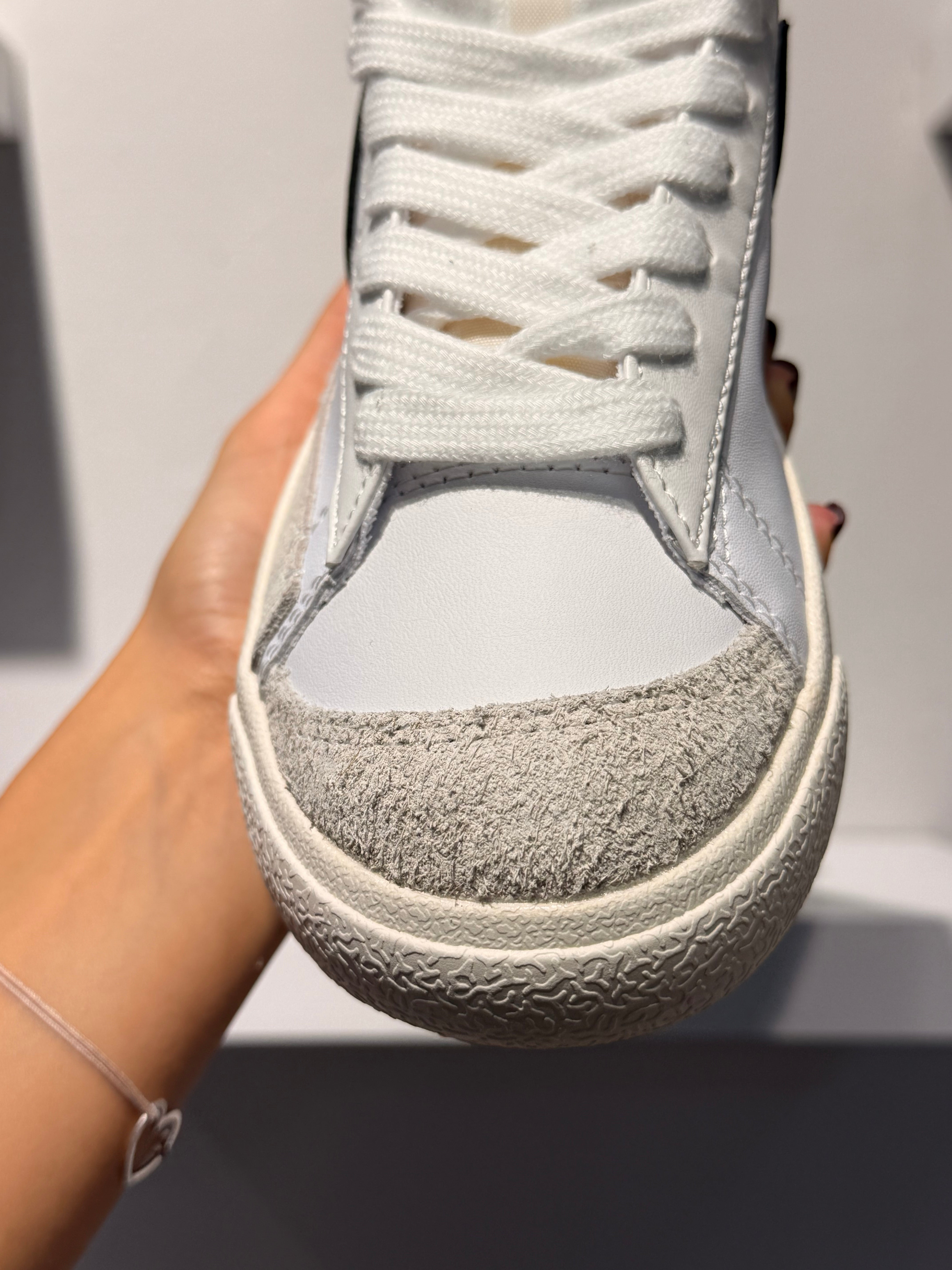 NIKE BLAZER MID