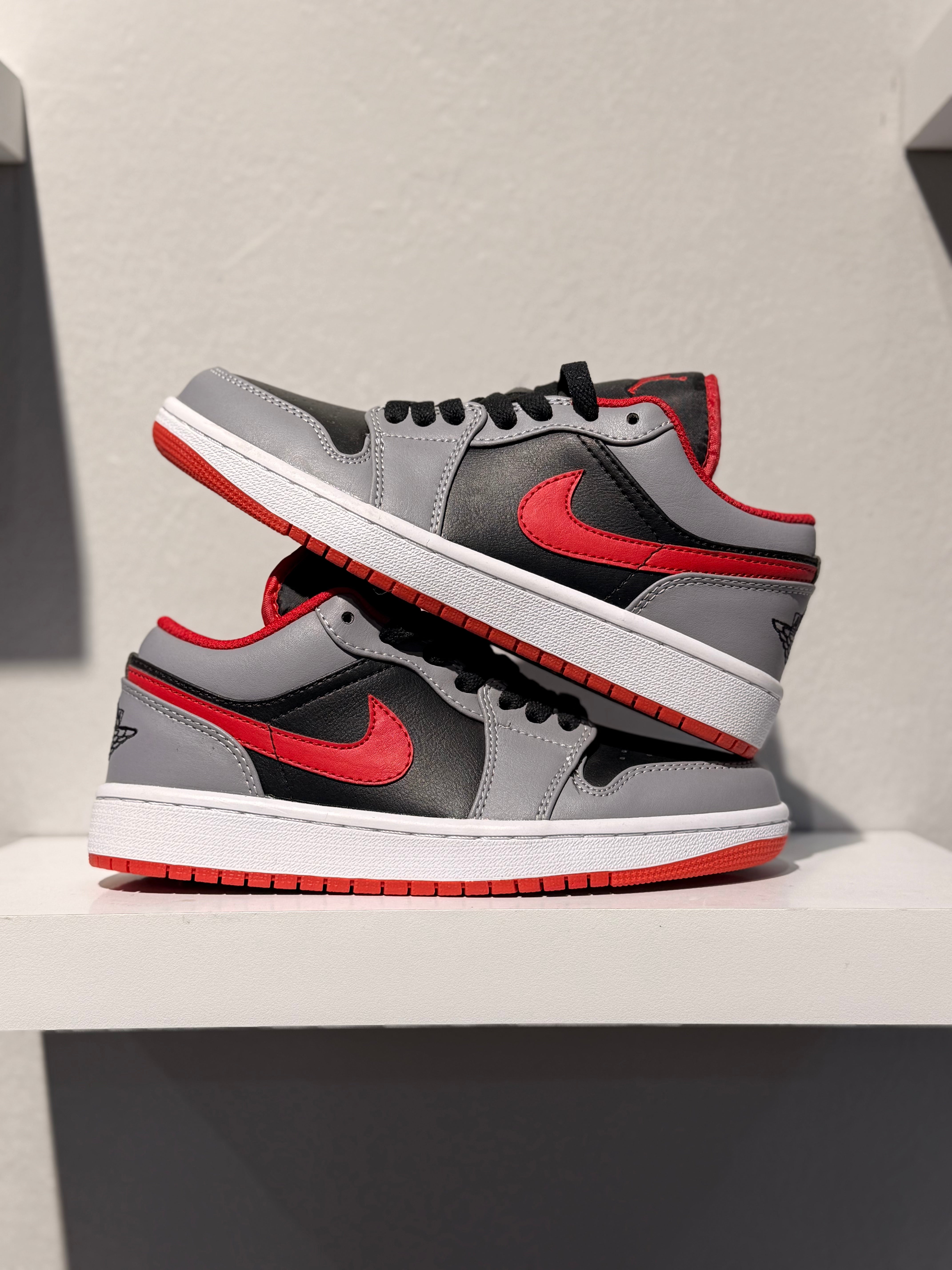 NIKE AIR JORDAN 1 CEMENT GREY WHITE FIRE RED
