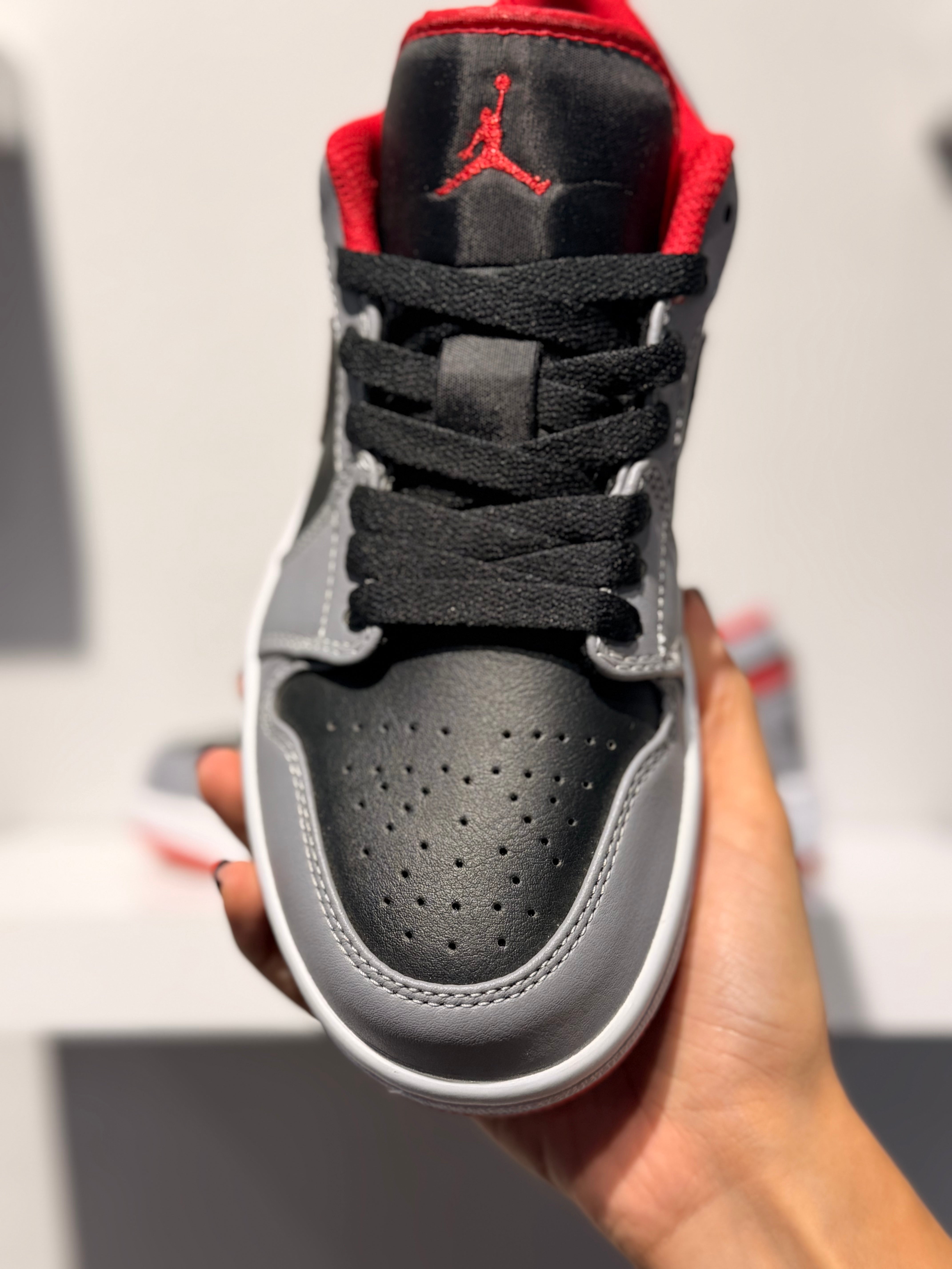 NIKE AIR JORDAN 1 CEMENT GREY WHITE FIRE RED