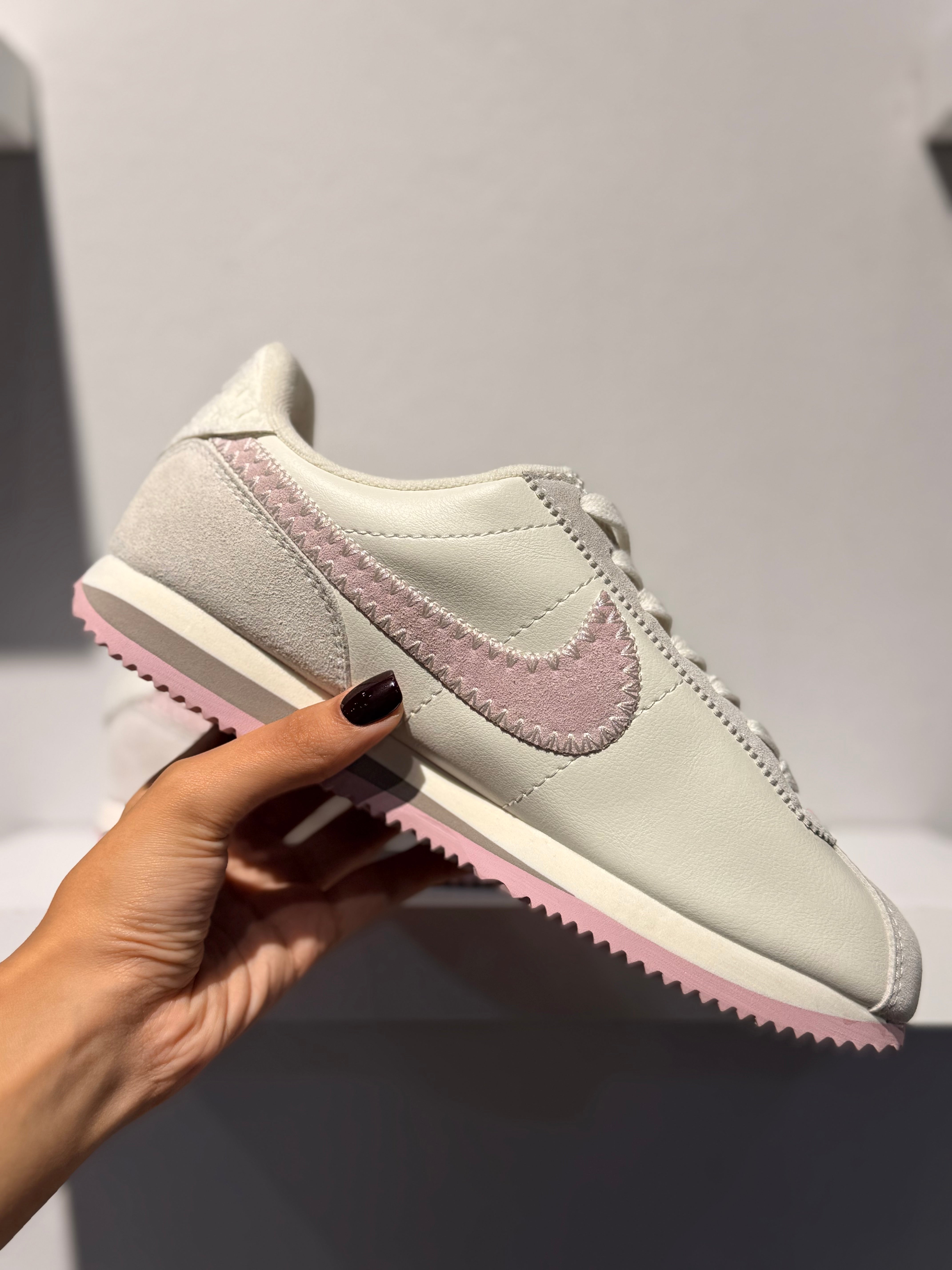 NIKE CORTEZ VALENTINE'S DAY