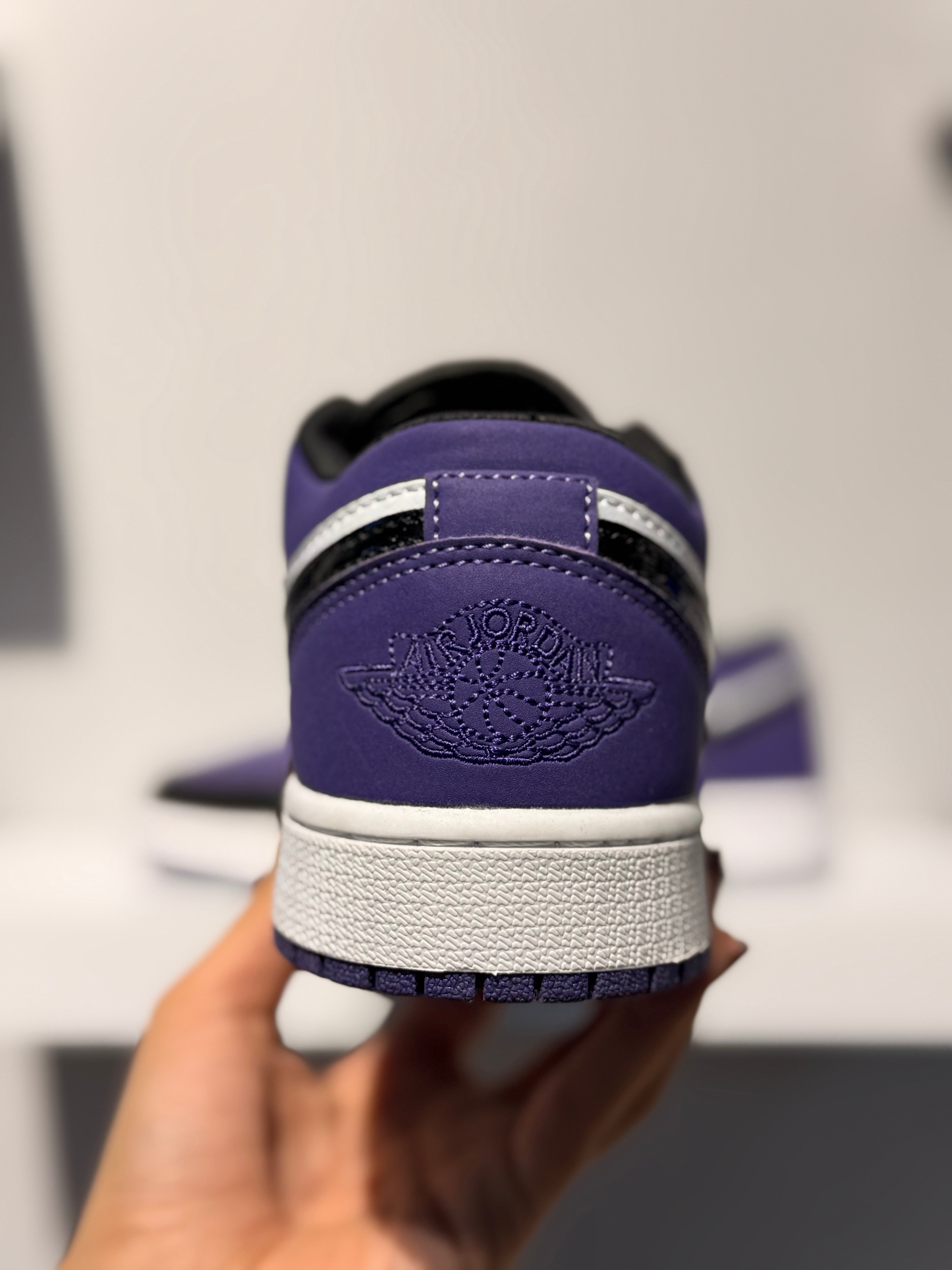 NIKE AIR JORDAN 1 LOW COURT PURPLE