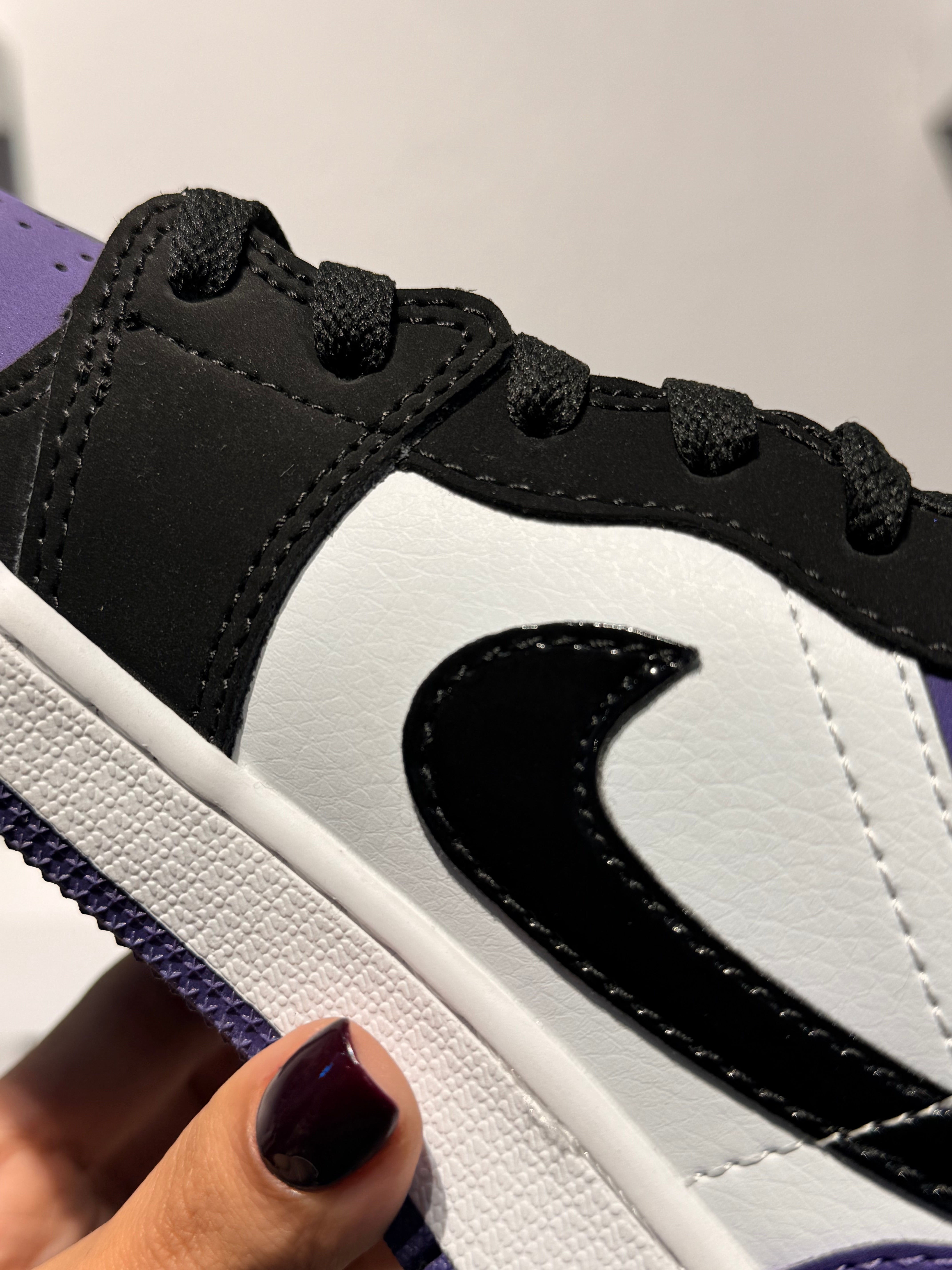 NIKE AIR JORDAN 1 LOW COURT PURPLE