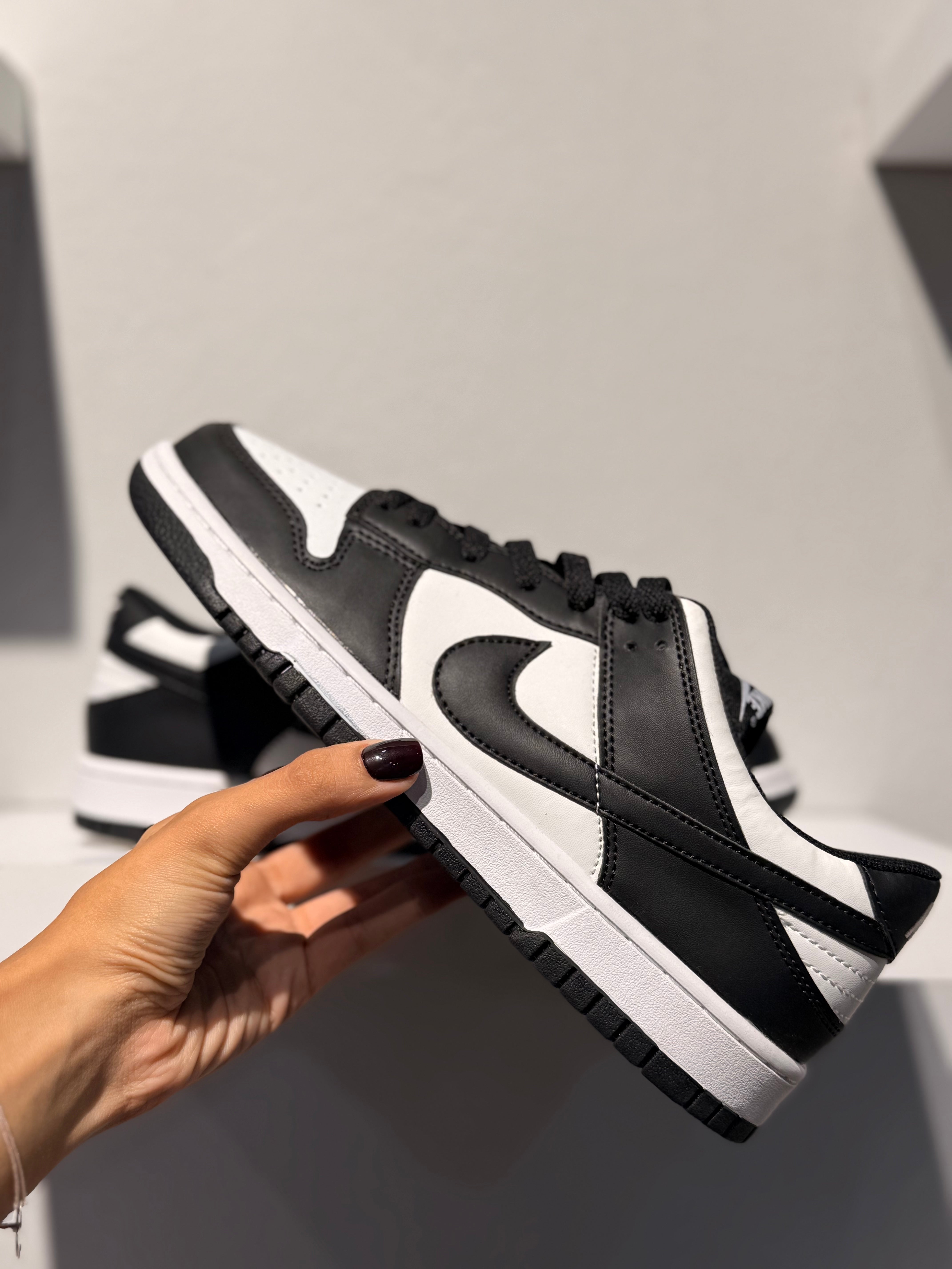 NIKE DUNK LOW RETRO WHITE BLACK PANDA