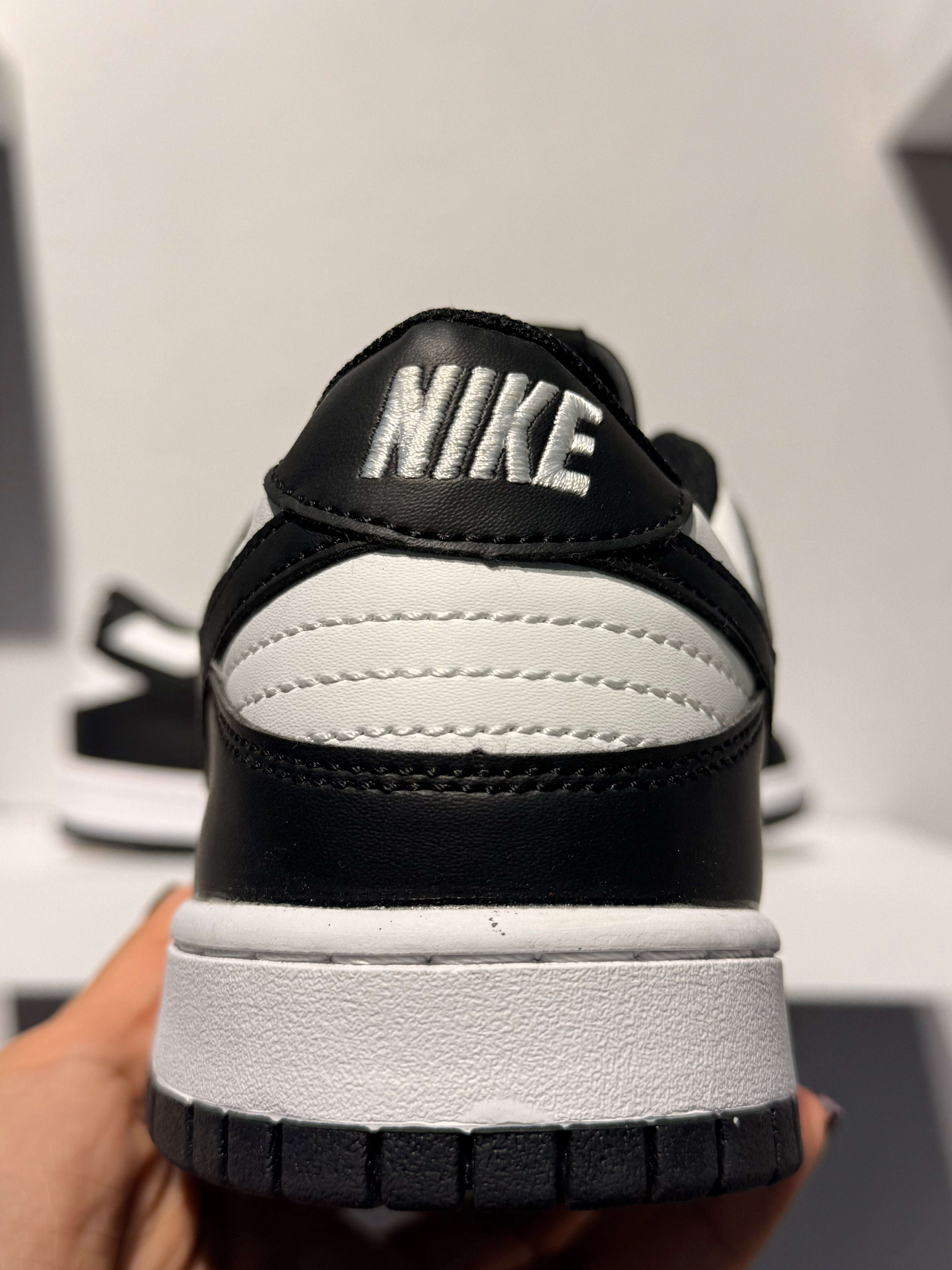 NIKE DUNK LOW RETRO WHITE BLACK PANDA