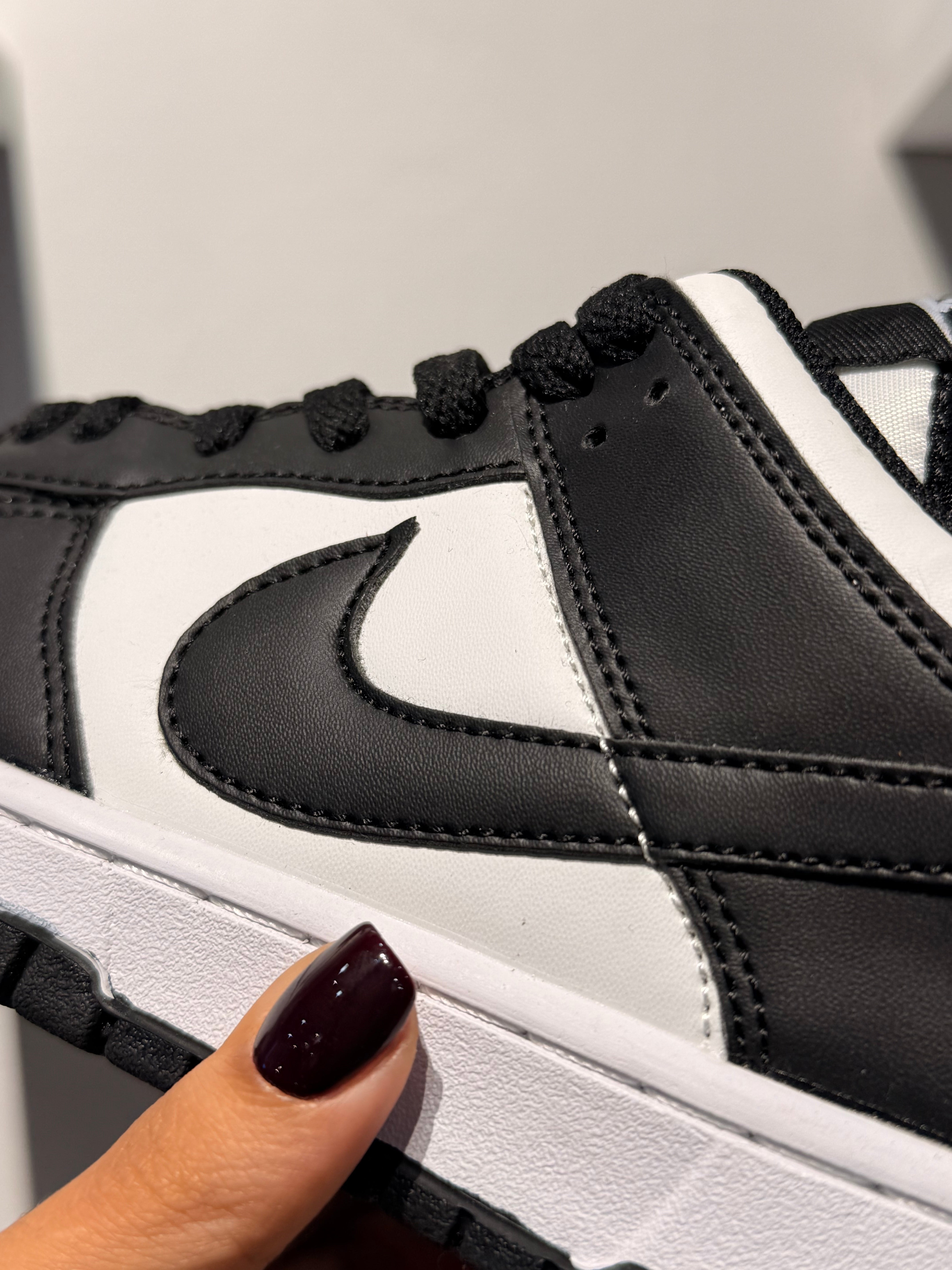 NIKE DUNK LOW RETRO WHITE BLACK PANDA
