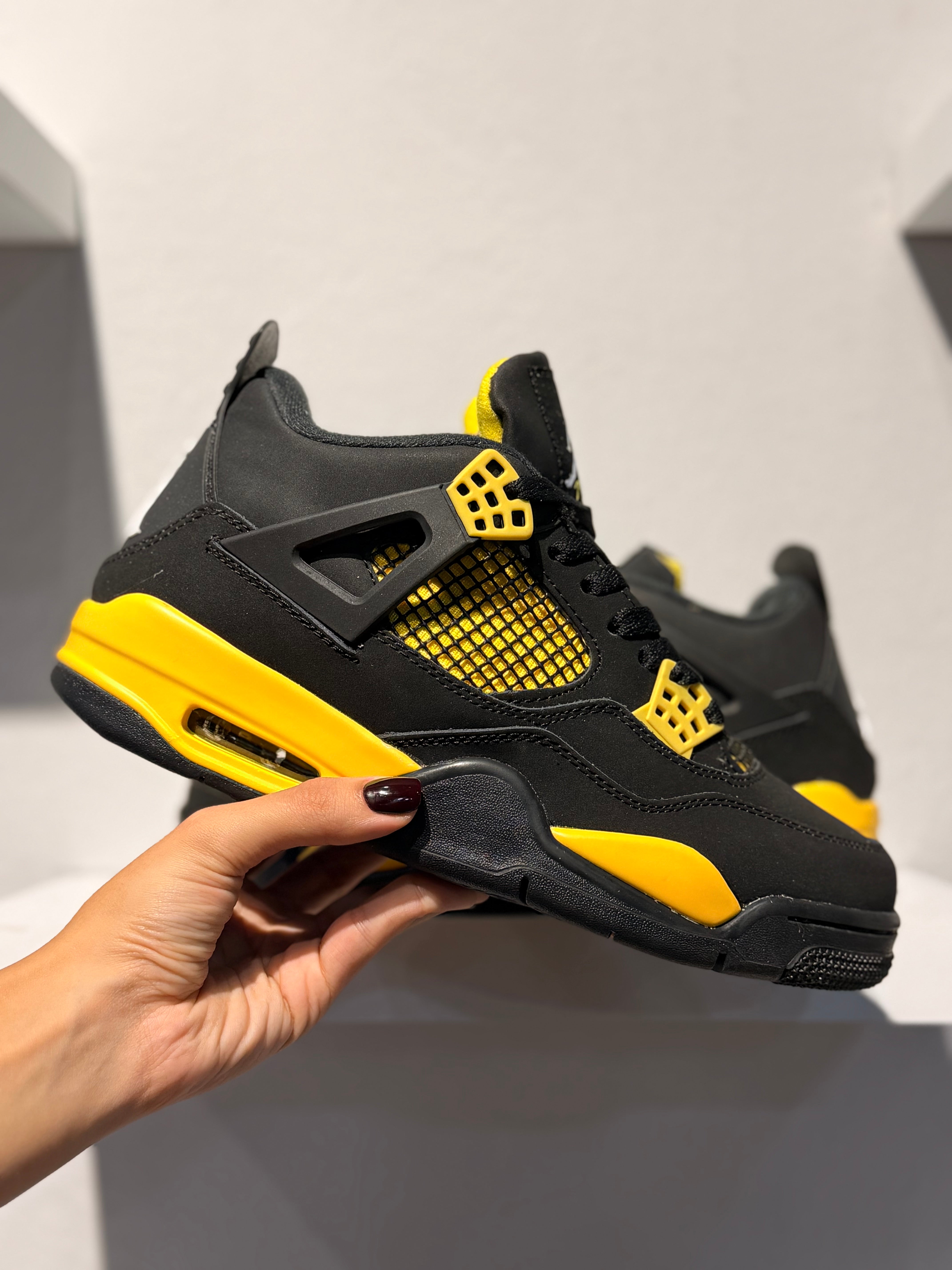 NIKE AIR JORDAN 4 RETRO YELLOW THUNDER
