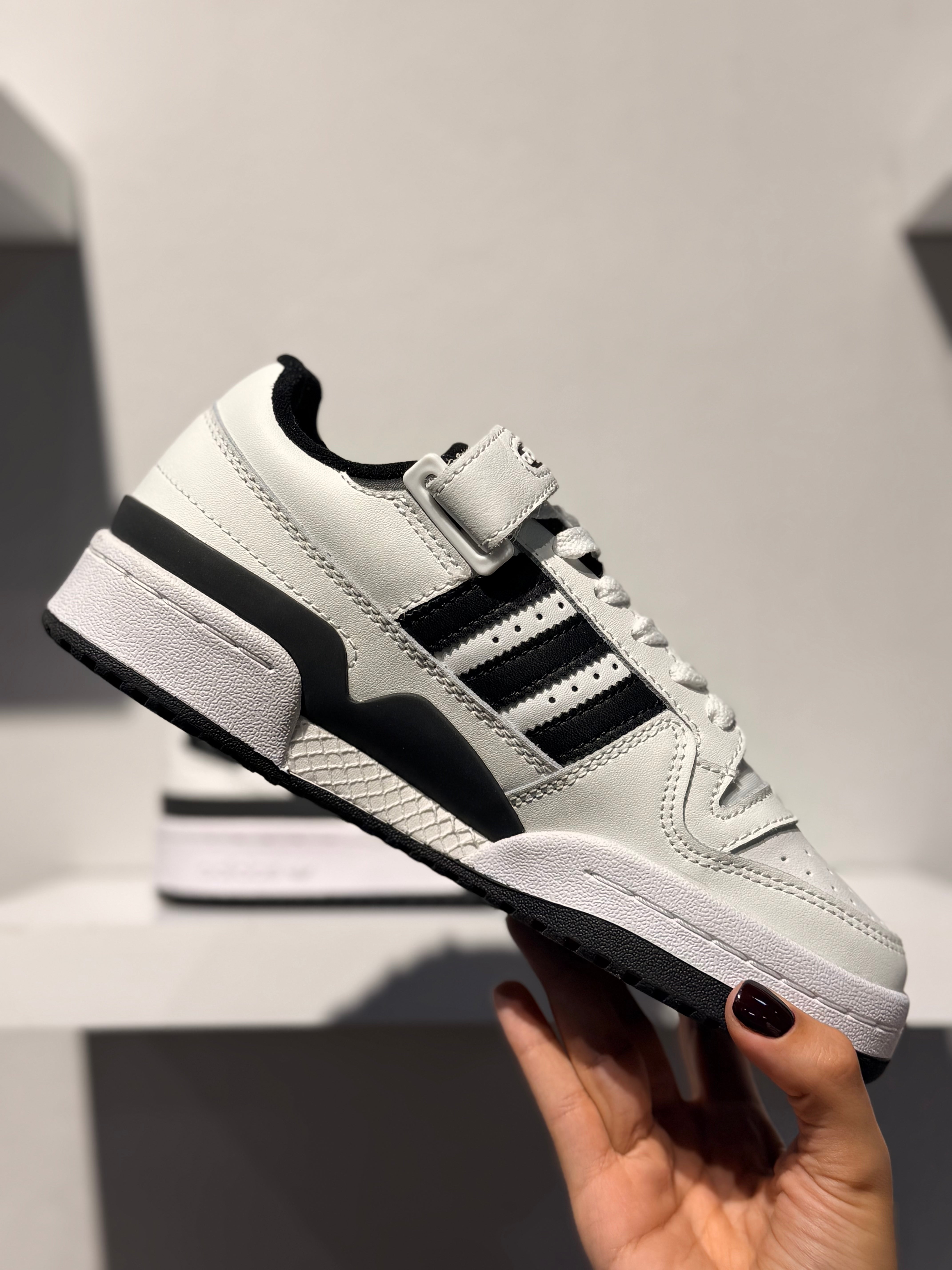 ADIDAS FORUM WHITE BLACK