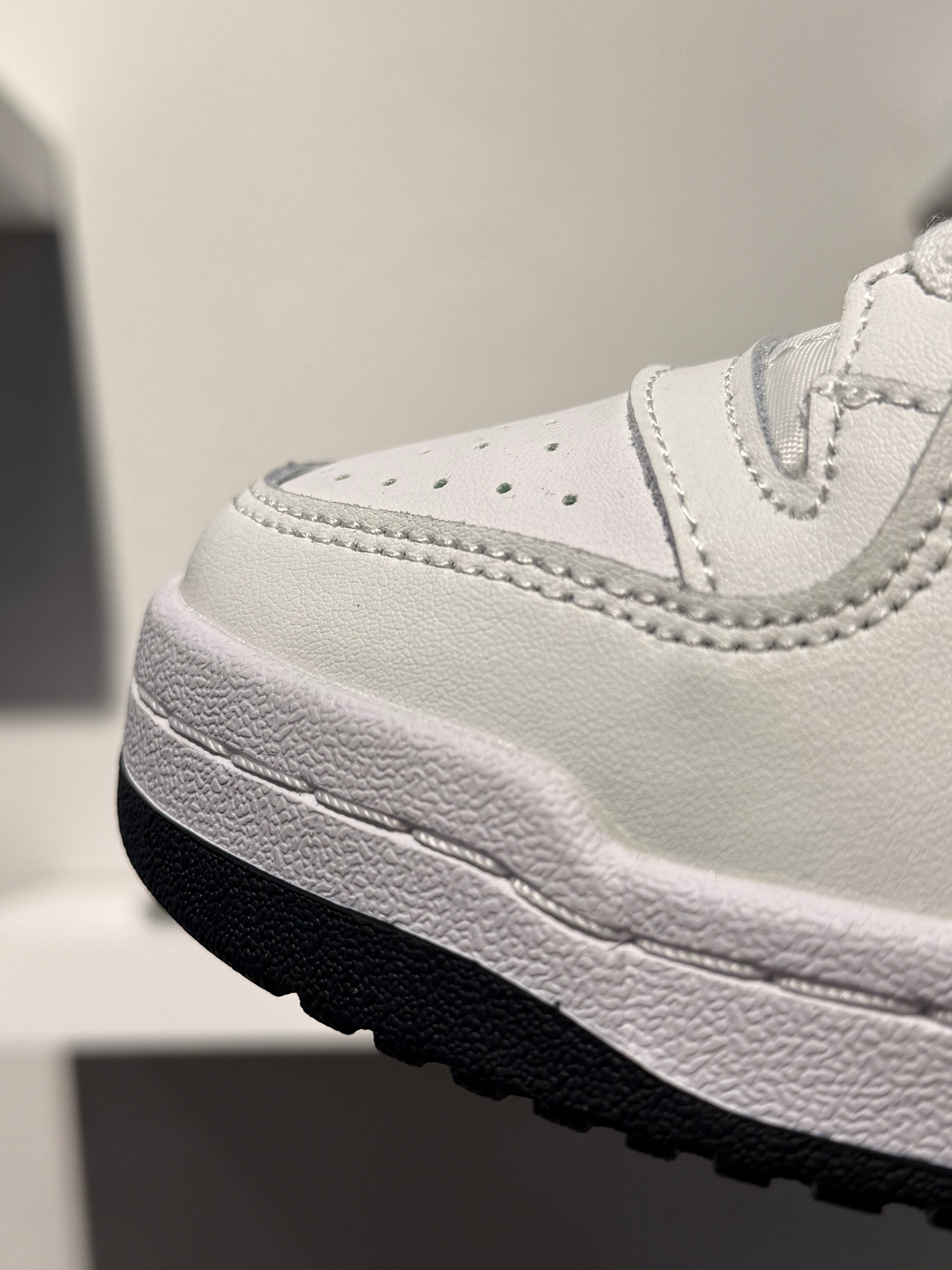 ADIDAS FORUM WHITE BLACK