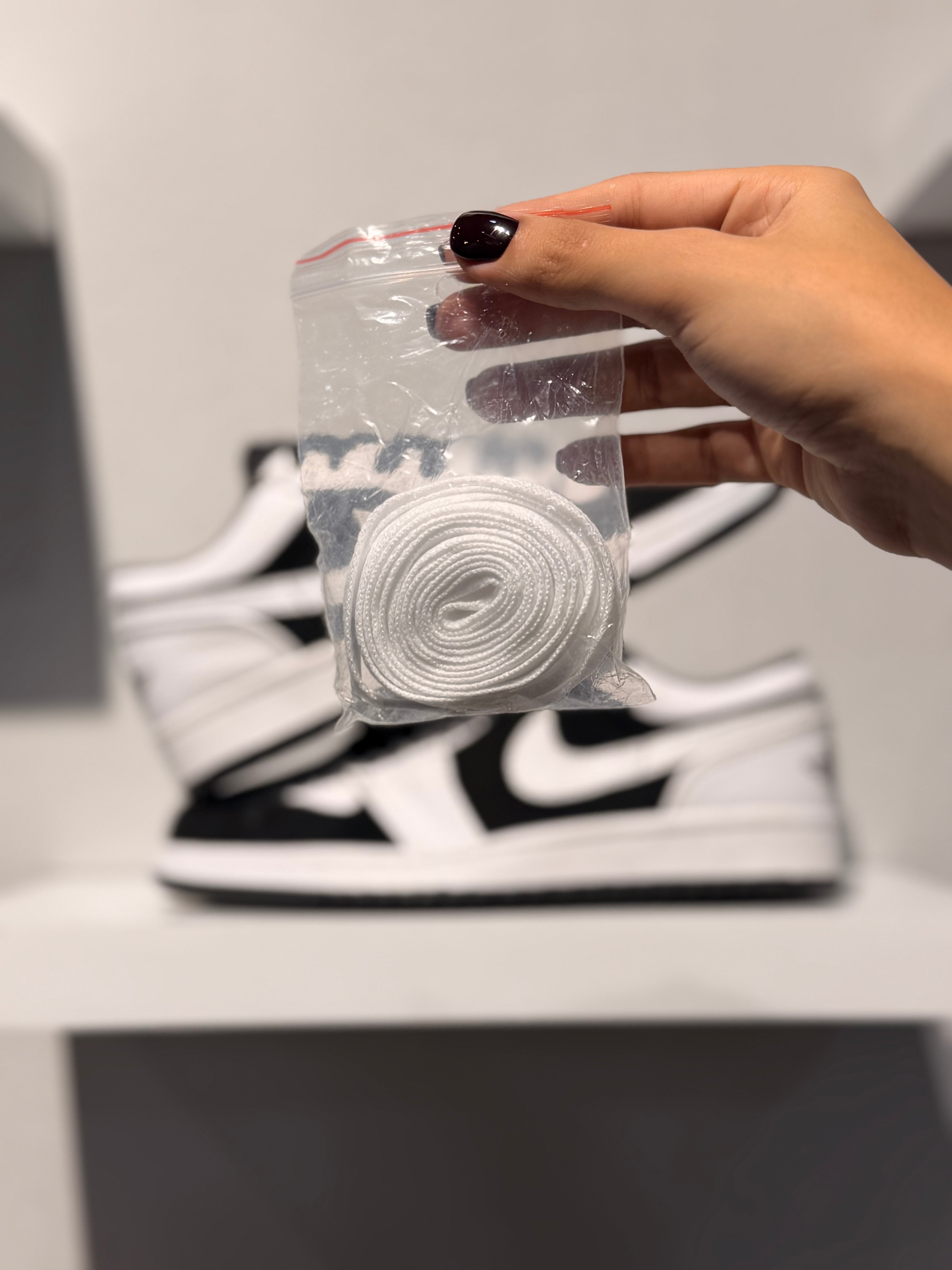 NIKE JORDAN LOW PANDA