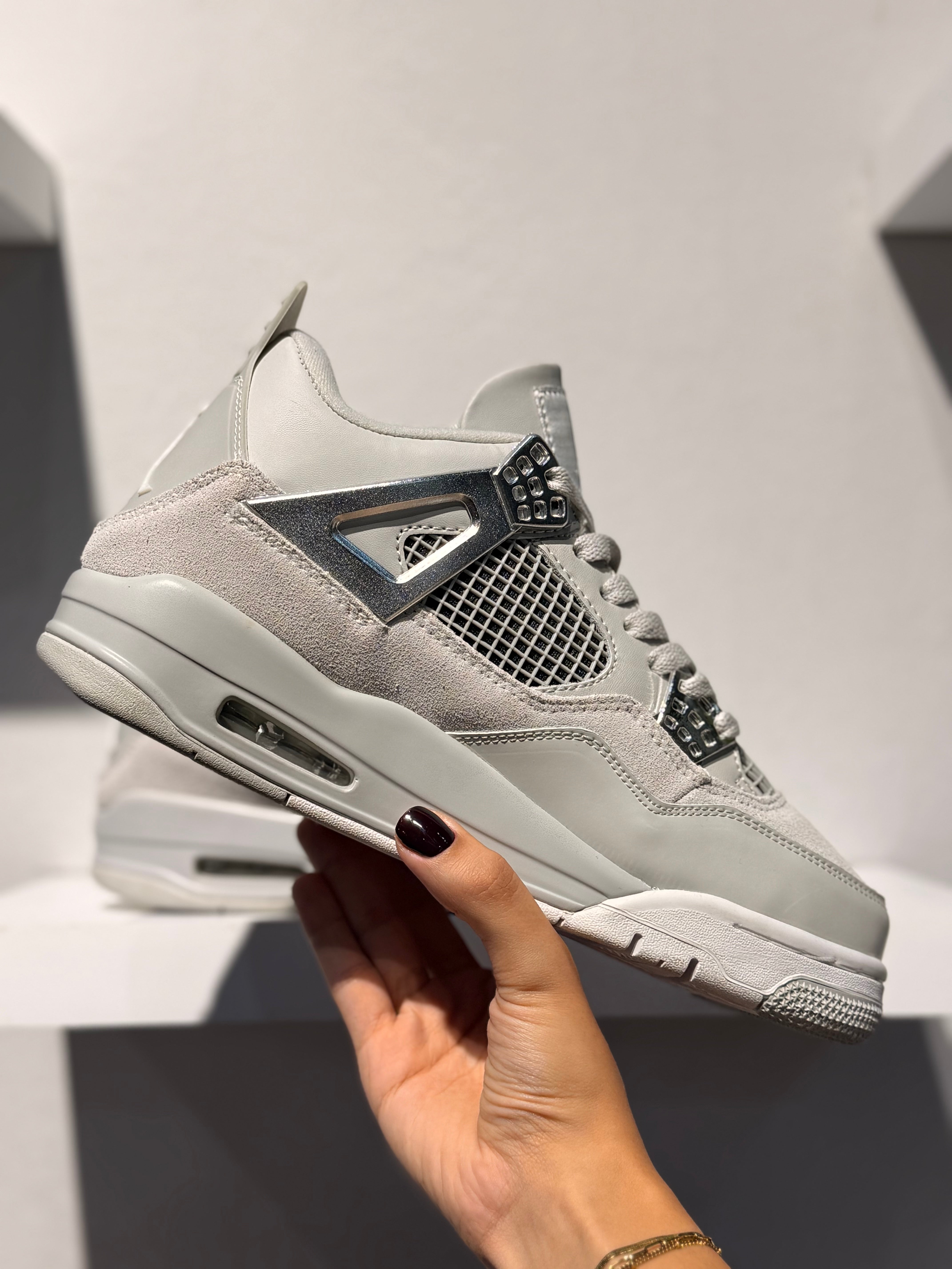 JORDAN 4 RETRO FROZEN MOMENTS