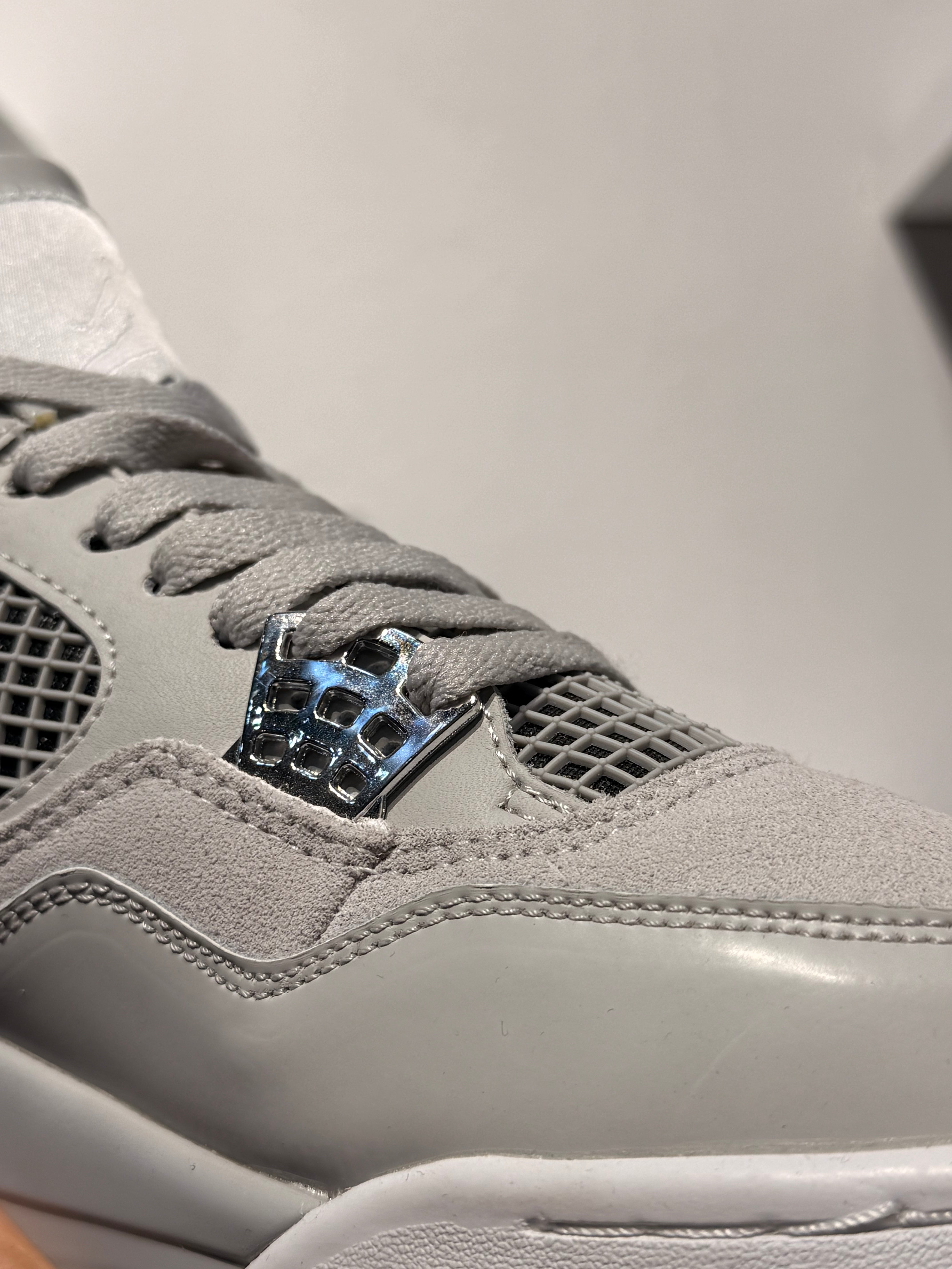 JORDAN 4 RETRO FROZEN MOMENTS